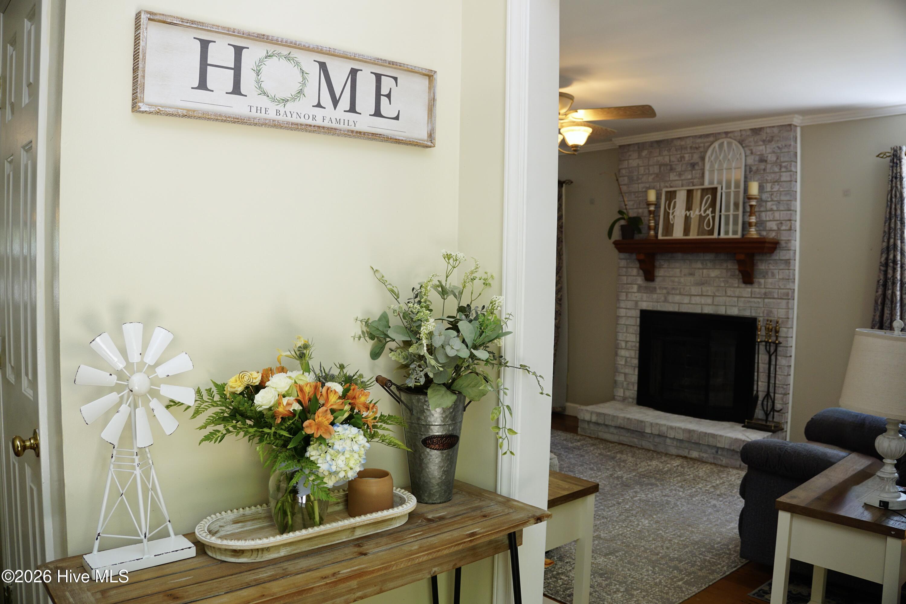 124 Country Place Property Photo 3
