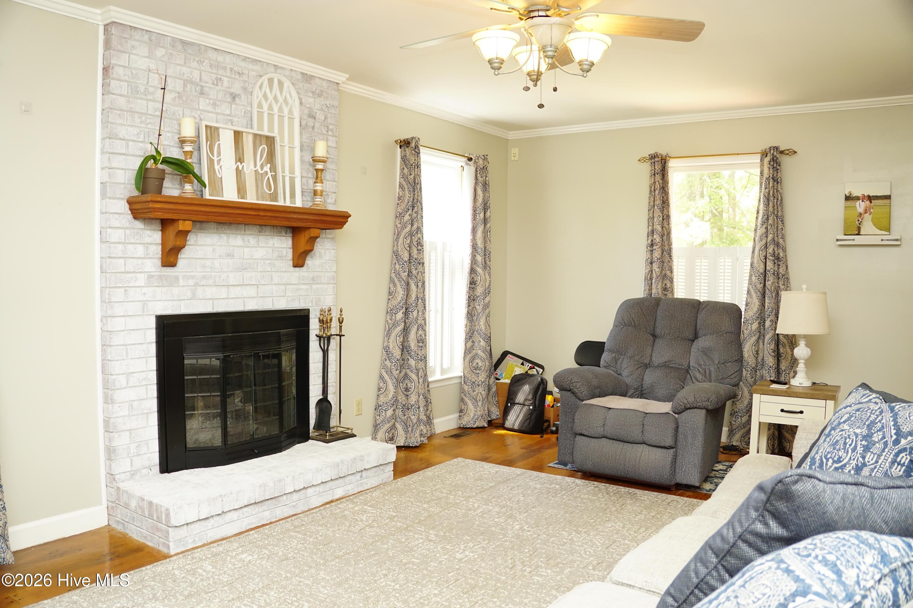124 Country Place Property Photo 6