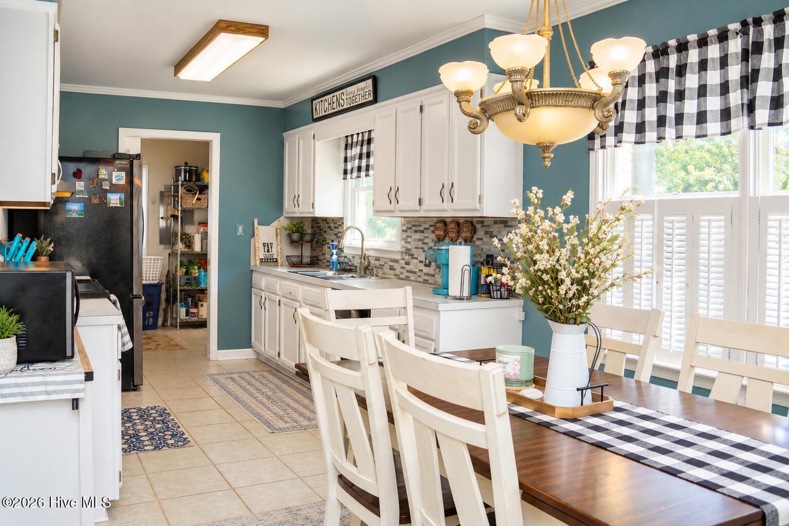 124 Country Place Property Photo 7