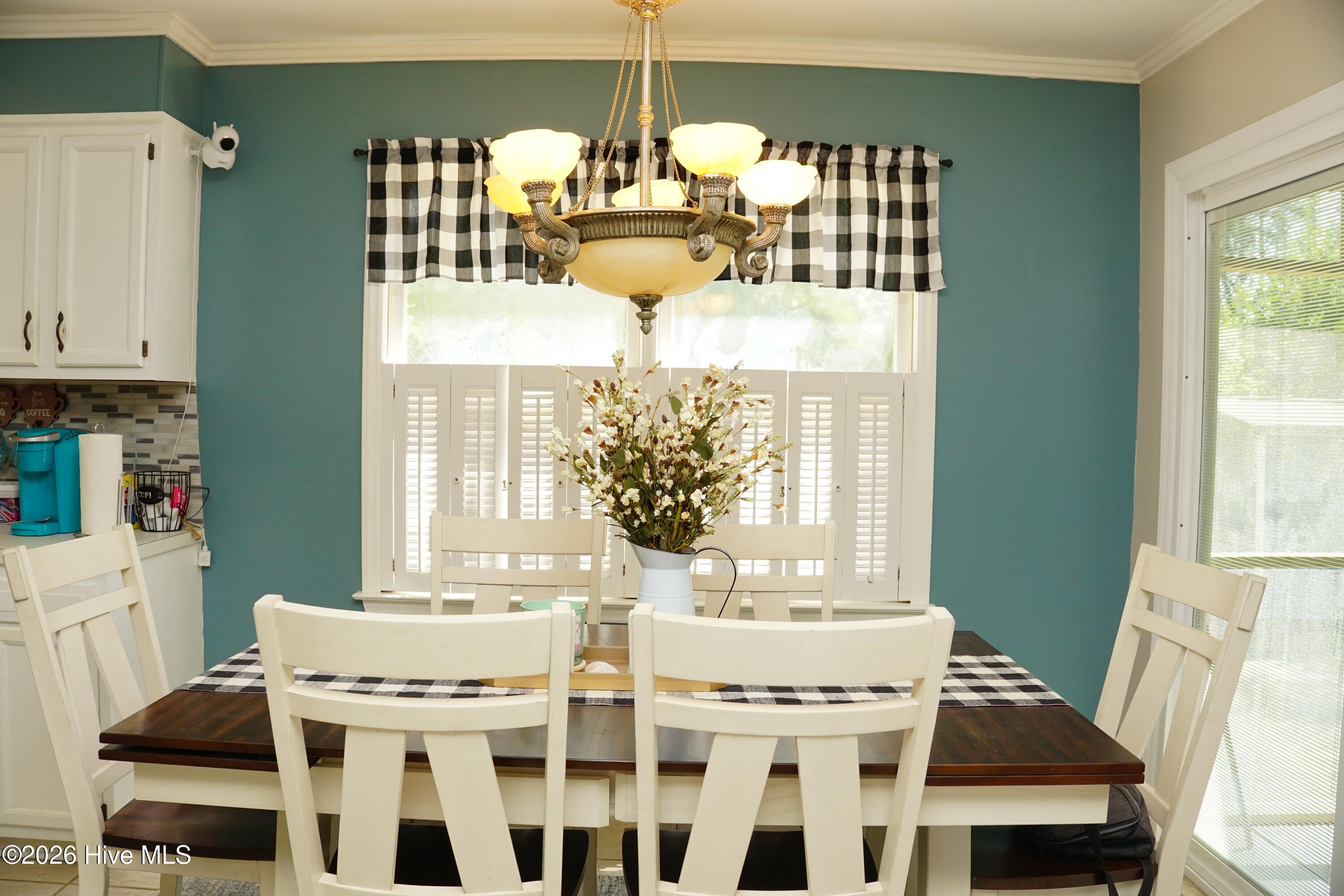 124 Country Place Property Photo 8