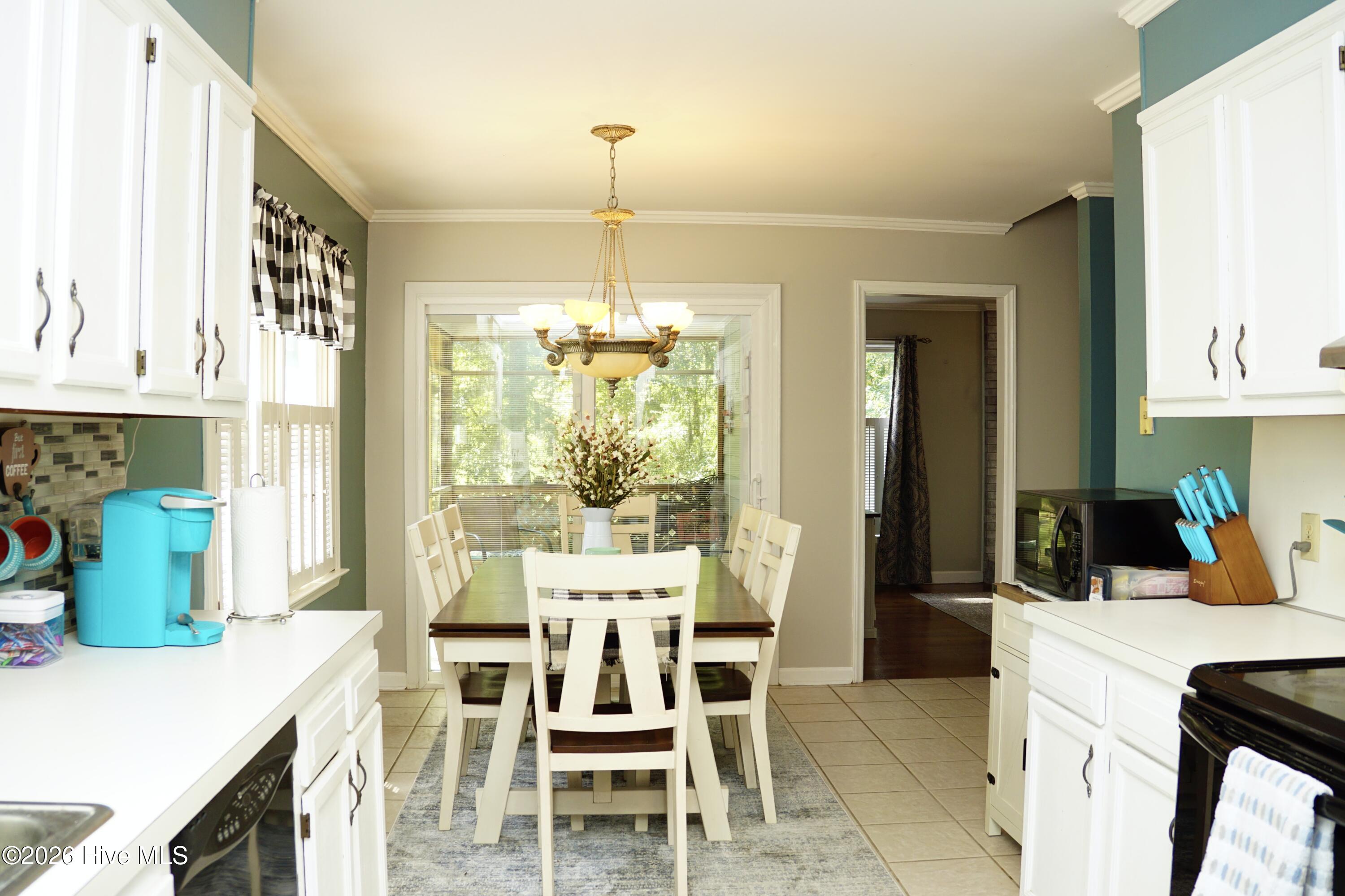124 Country Place Property Photo 10