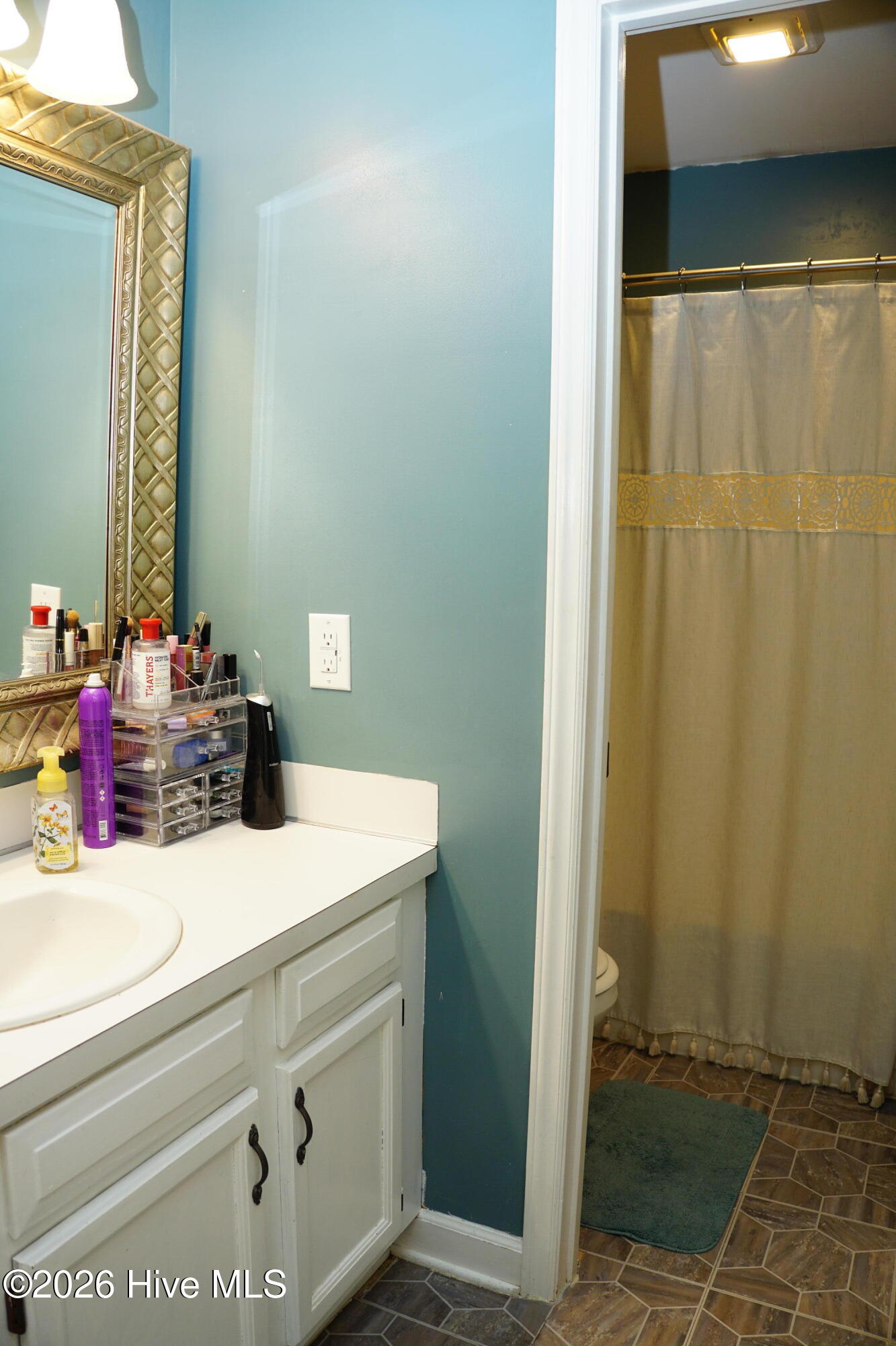 124 Country Place Property Photo 18