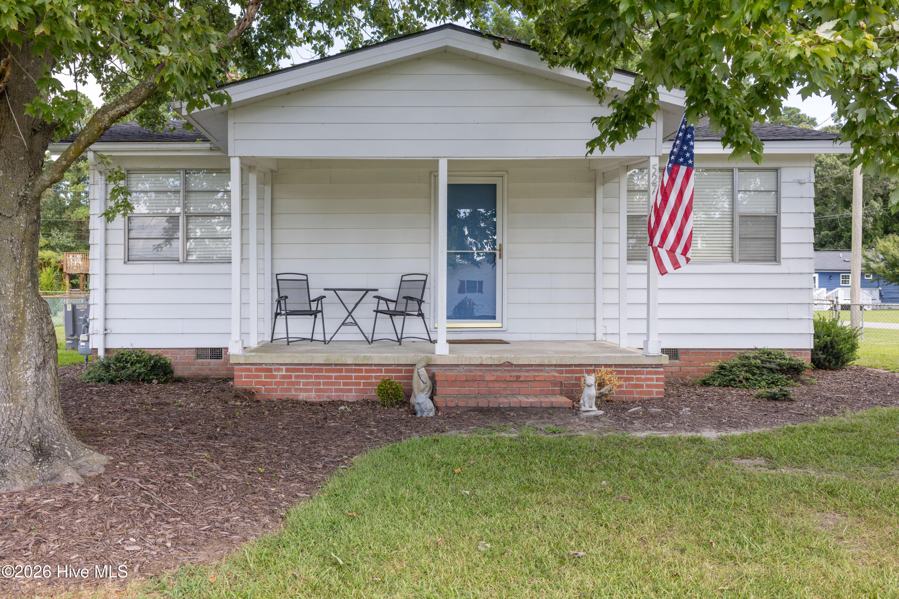 527 Surfside Drive Property Photo 1