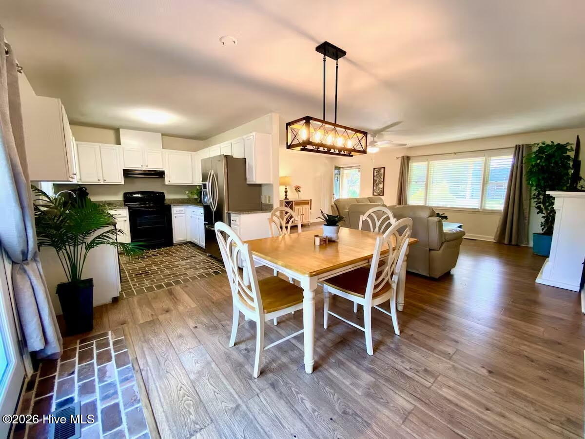 5302 Dandelion Drive Property Photo 3