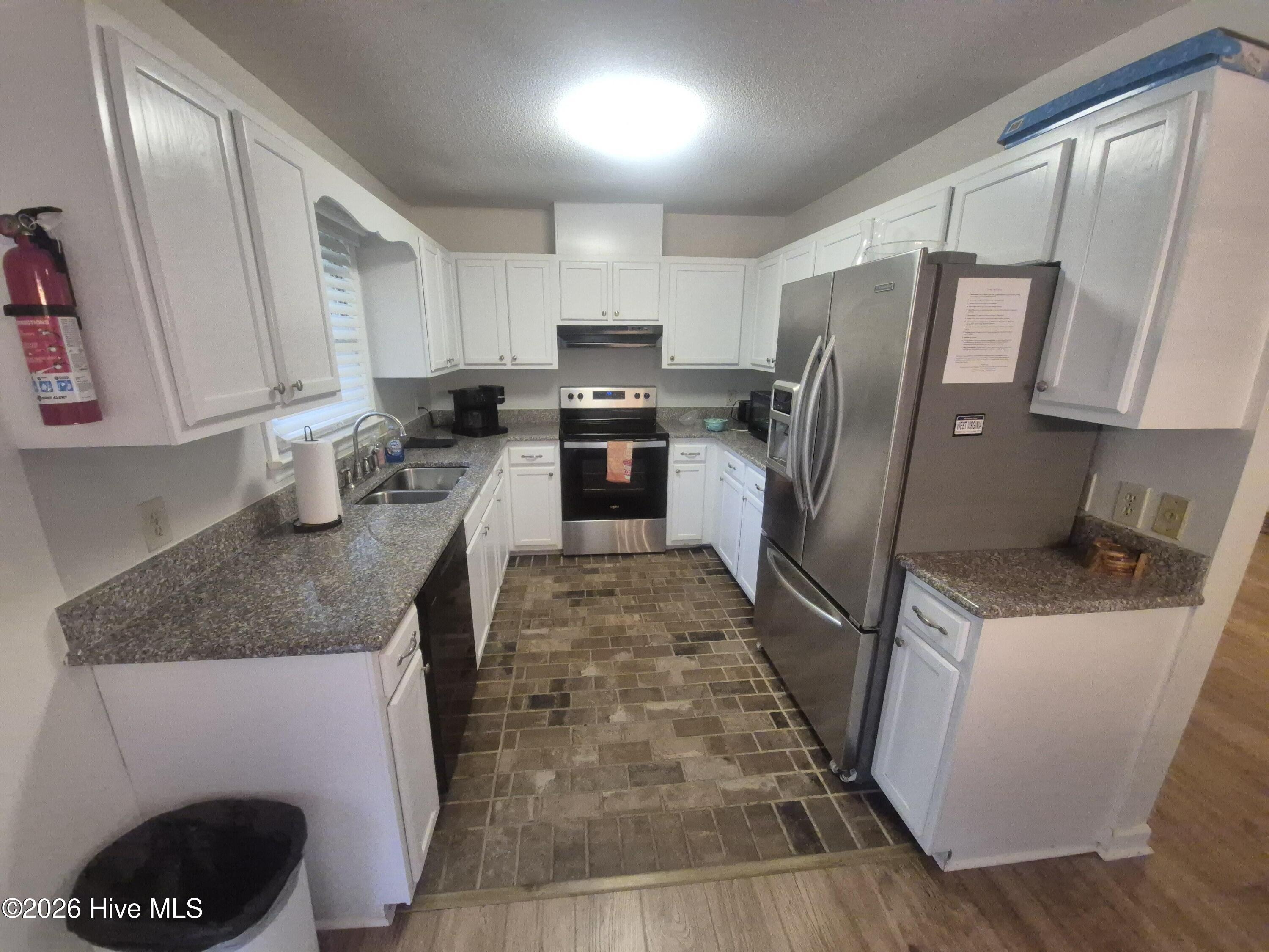 5302 Dandelion Drive Property Photo 4