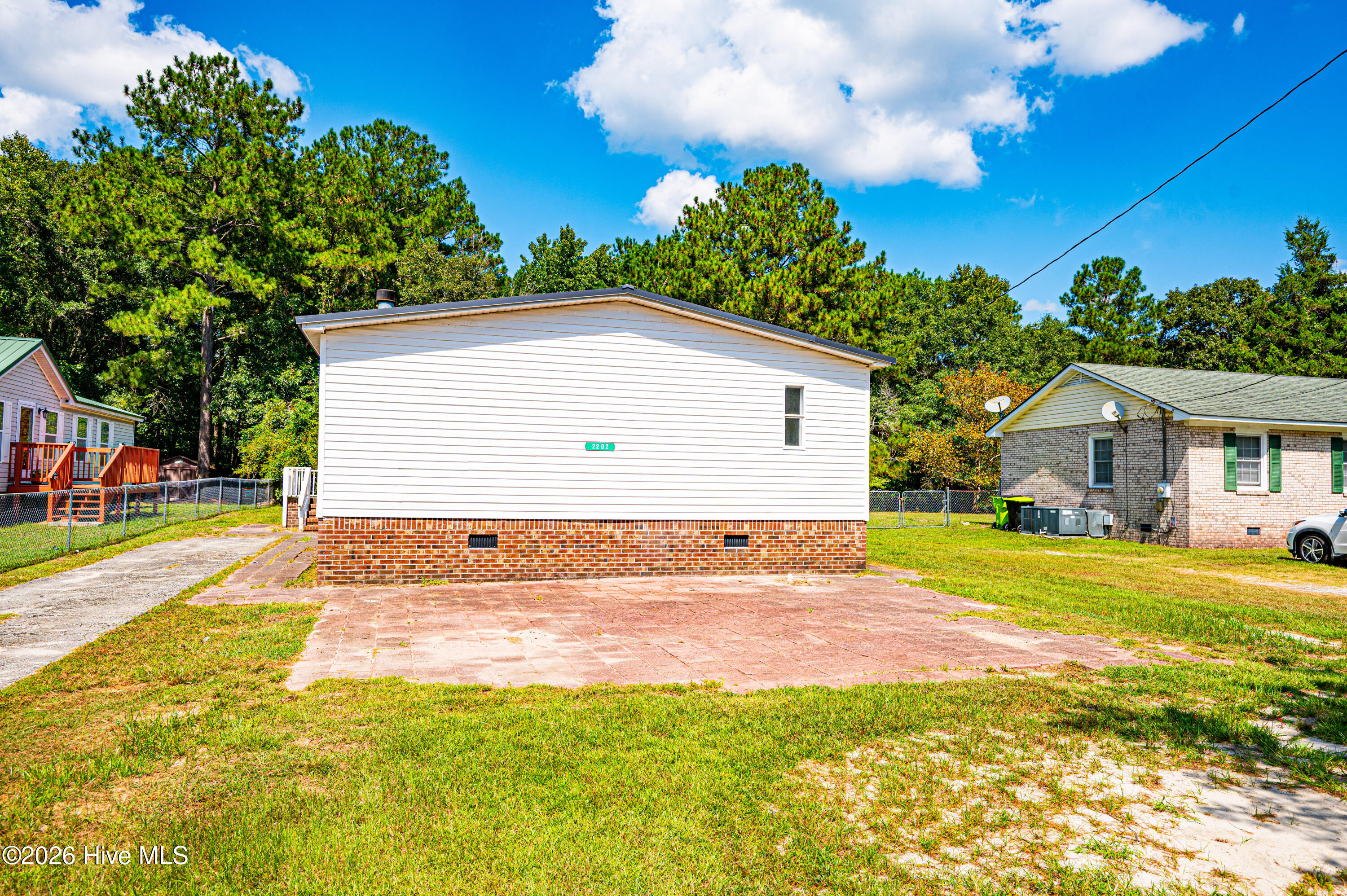 2202 Chestnut Avenue Property Photo 6