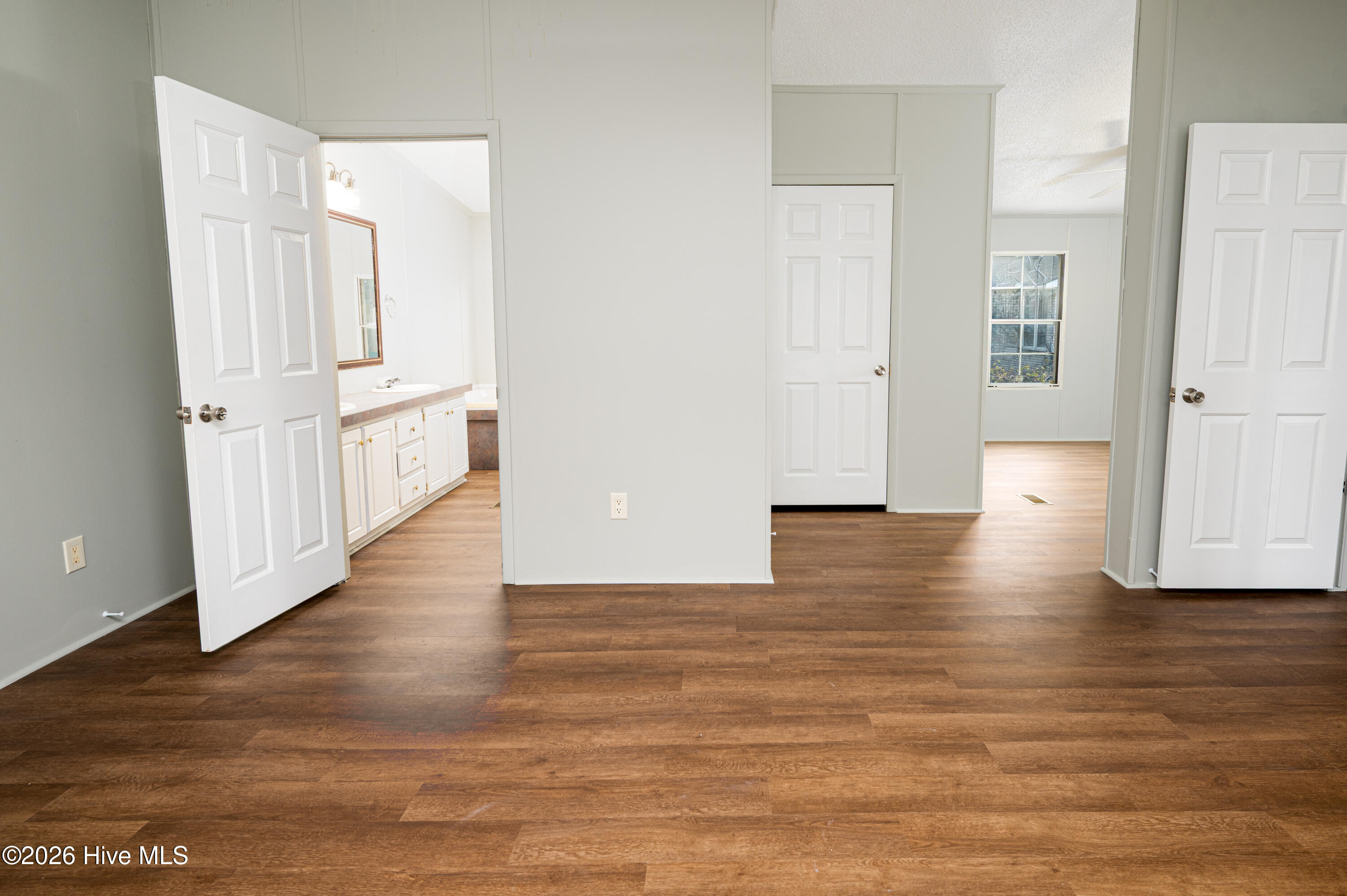 2202 Chestnut Avenue Property Photo 9