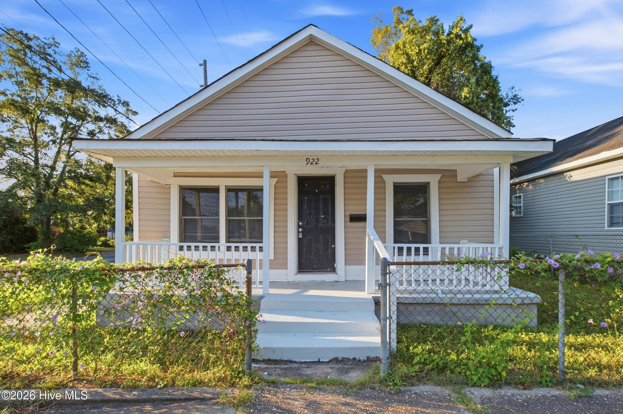 922 Dock Street Property Photo 1
