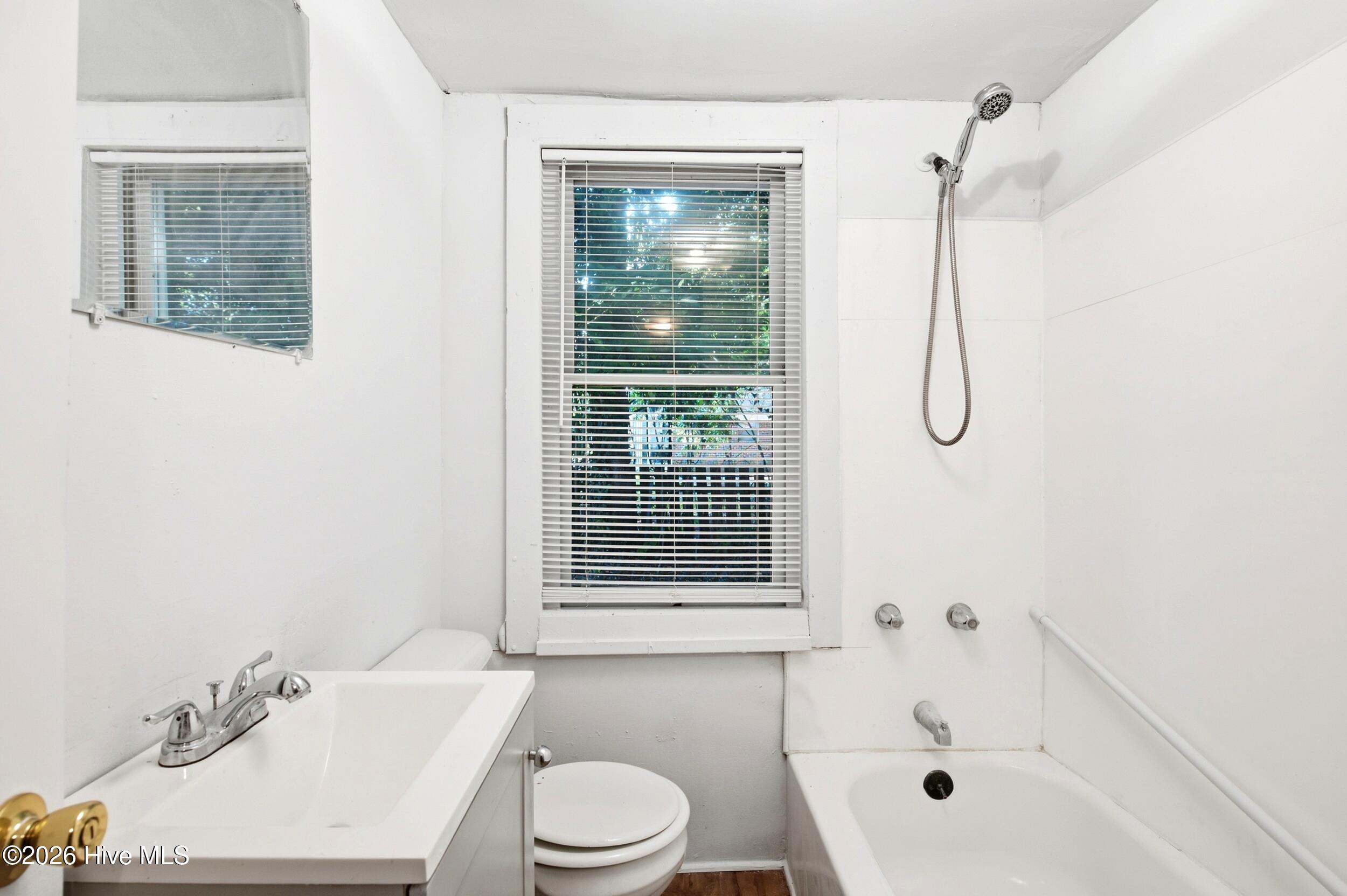 922 Dock Street Property Photo 14