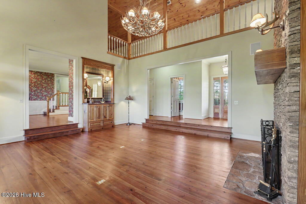 1035 Summit Way Property Photo 12