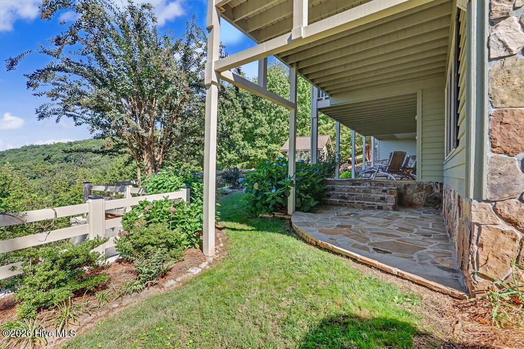 1035 Summit Way Property Photo 57