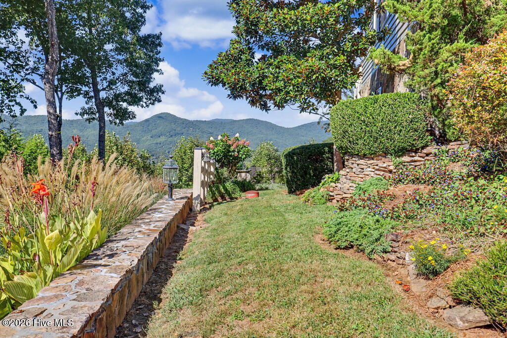 1035 Summit Way Property Photo 58