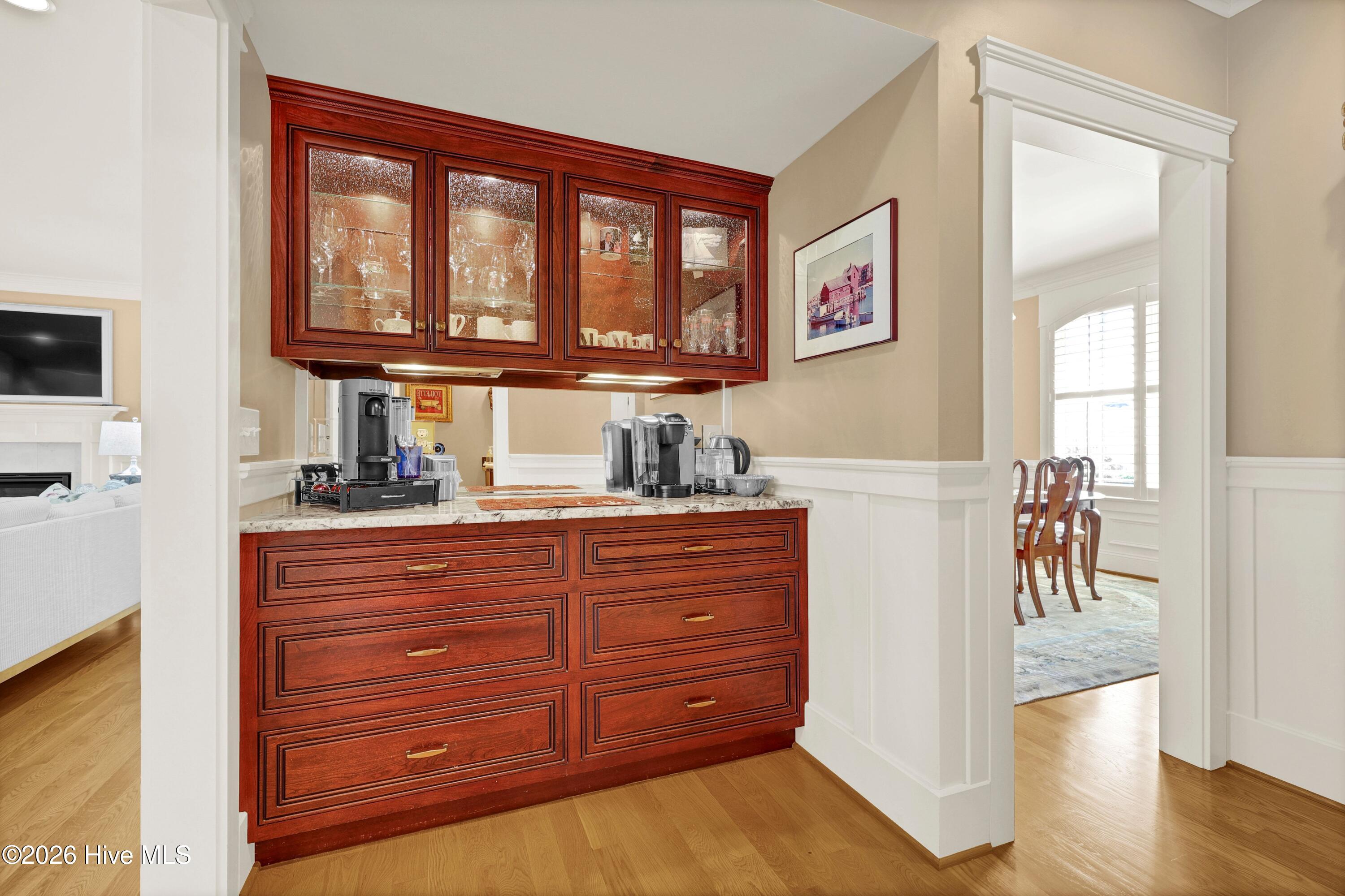 2024 Ashland Court Property Photo 8