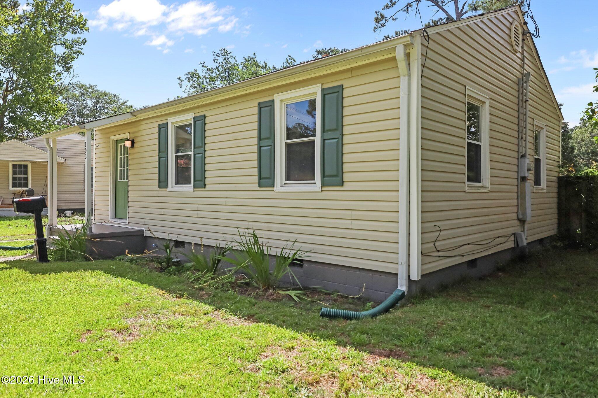 103 Robin Road Property Photo 3