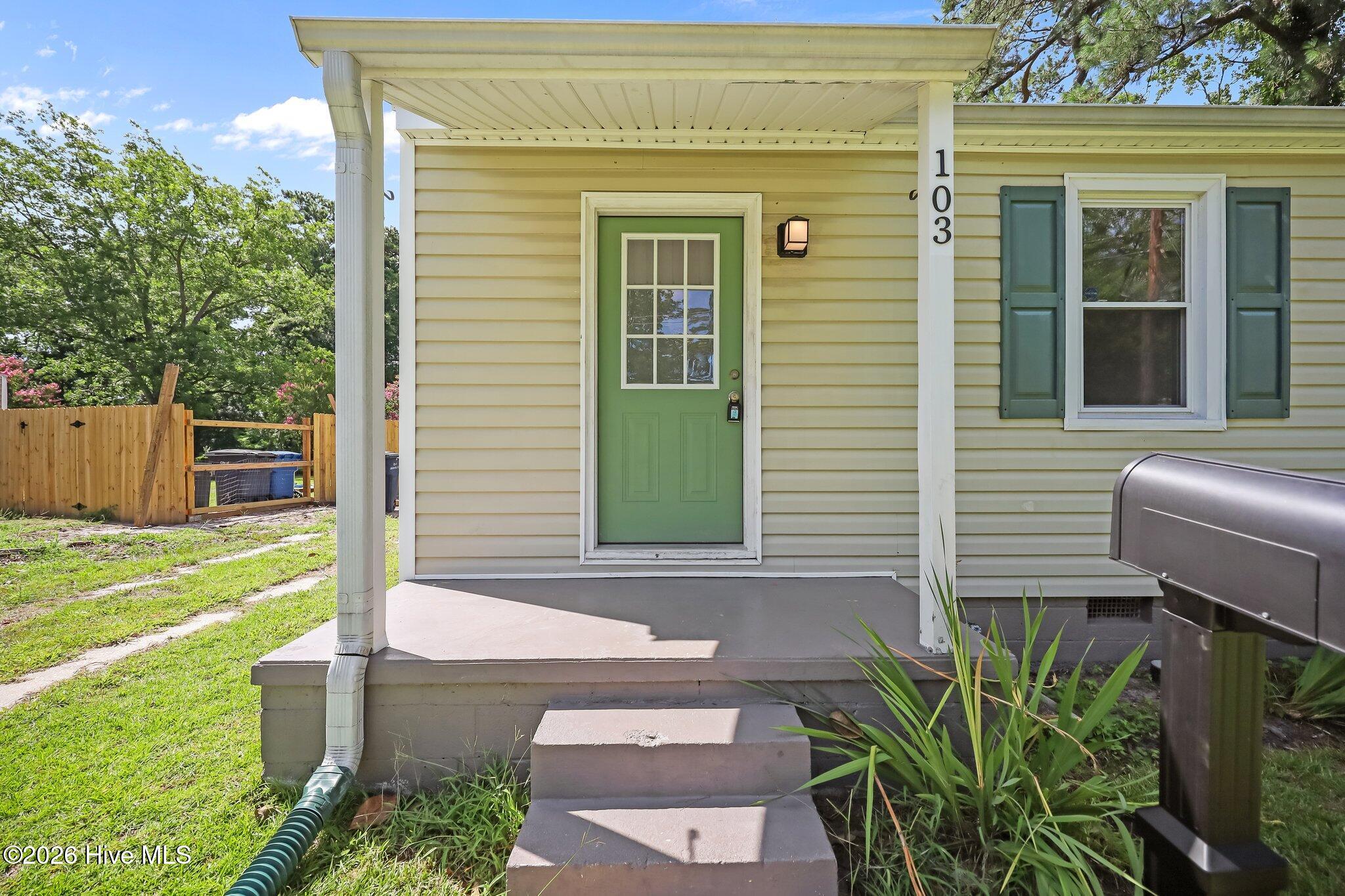 103 Robin Road Property Photo 4