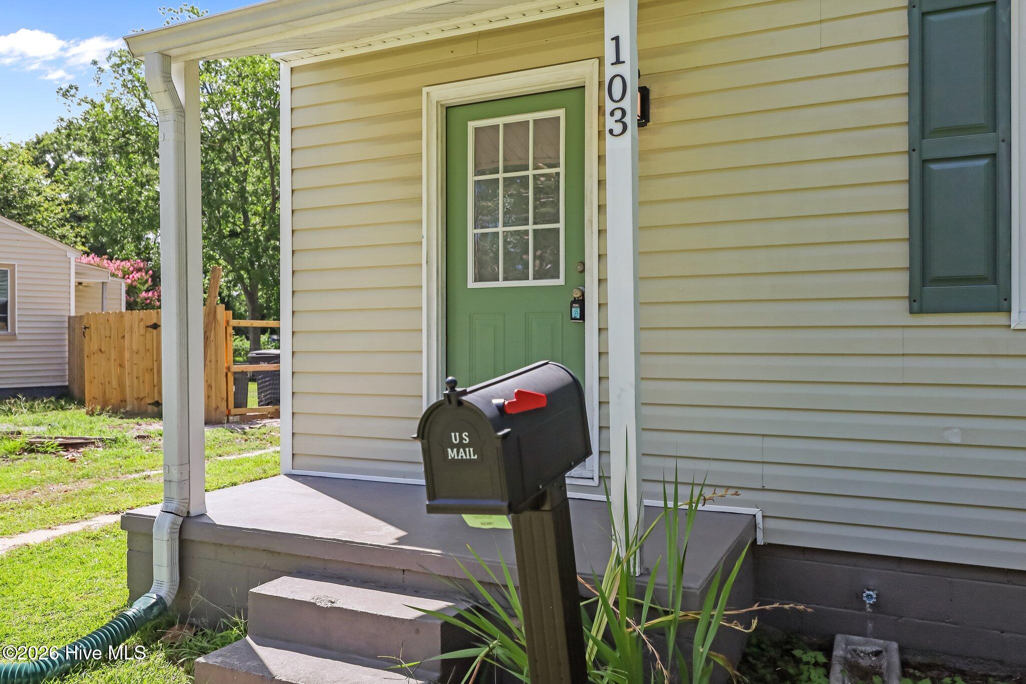 103 Robin Road Property Photo 5
