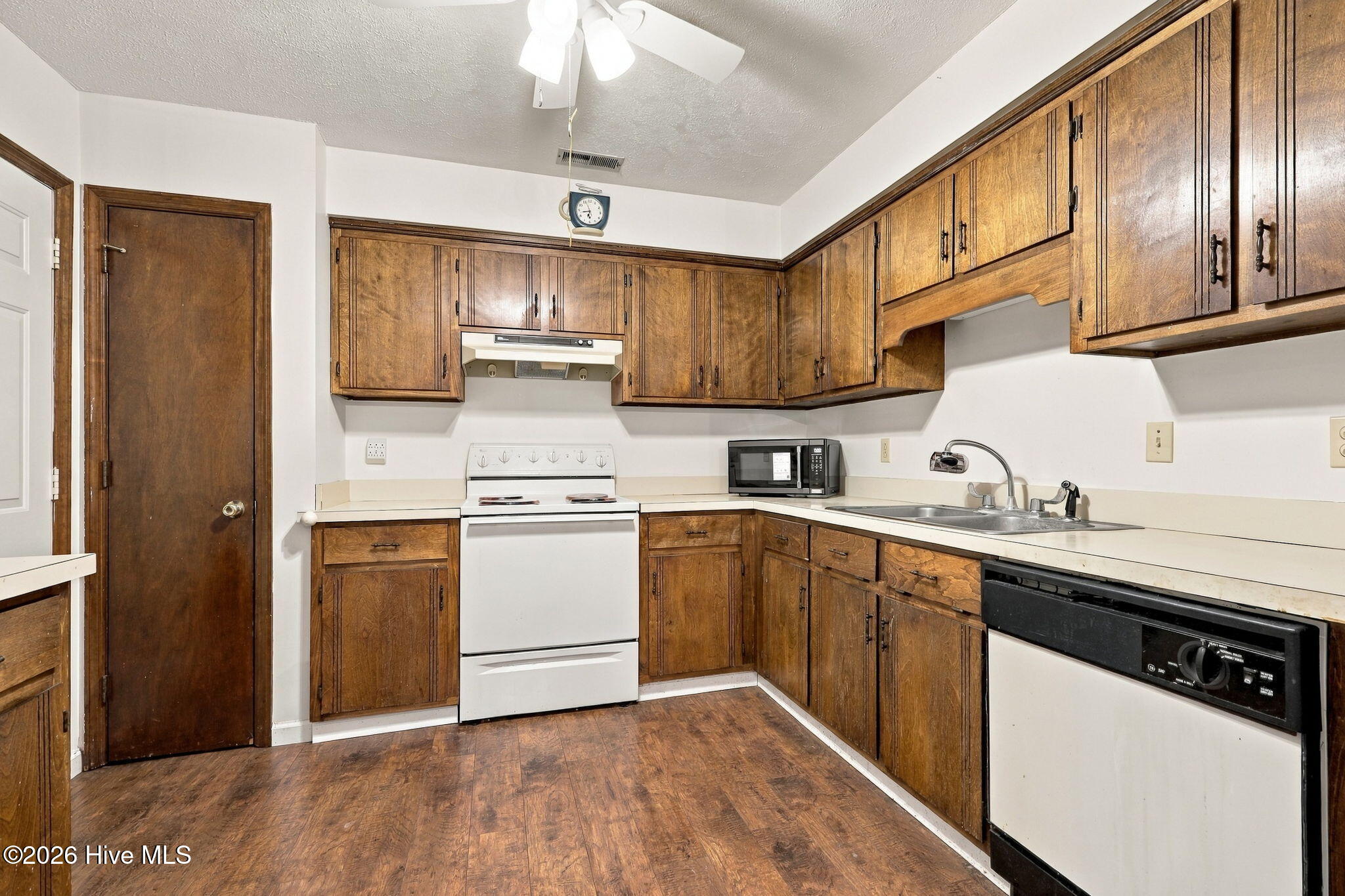 602 Farm Court Property Photo 9