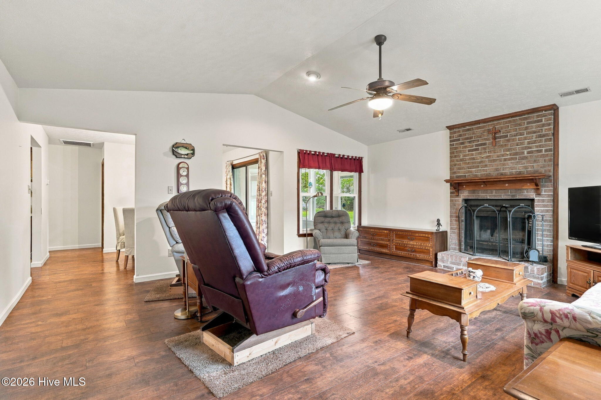 602 Farm Court Property Photo 14
