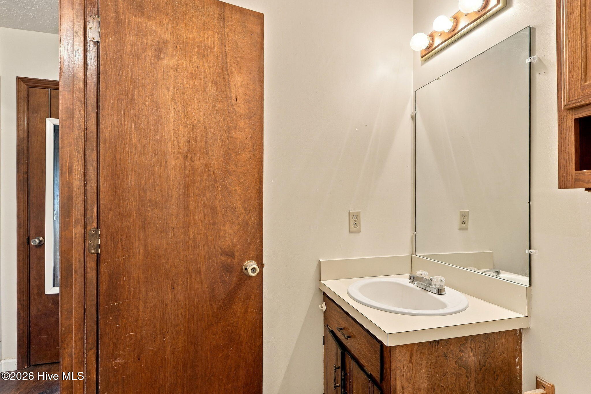 602 Farm Court Property Photo 28