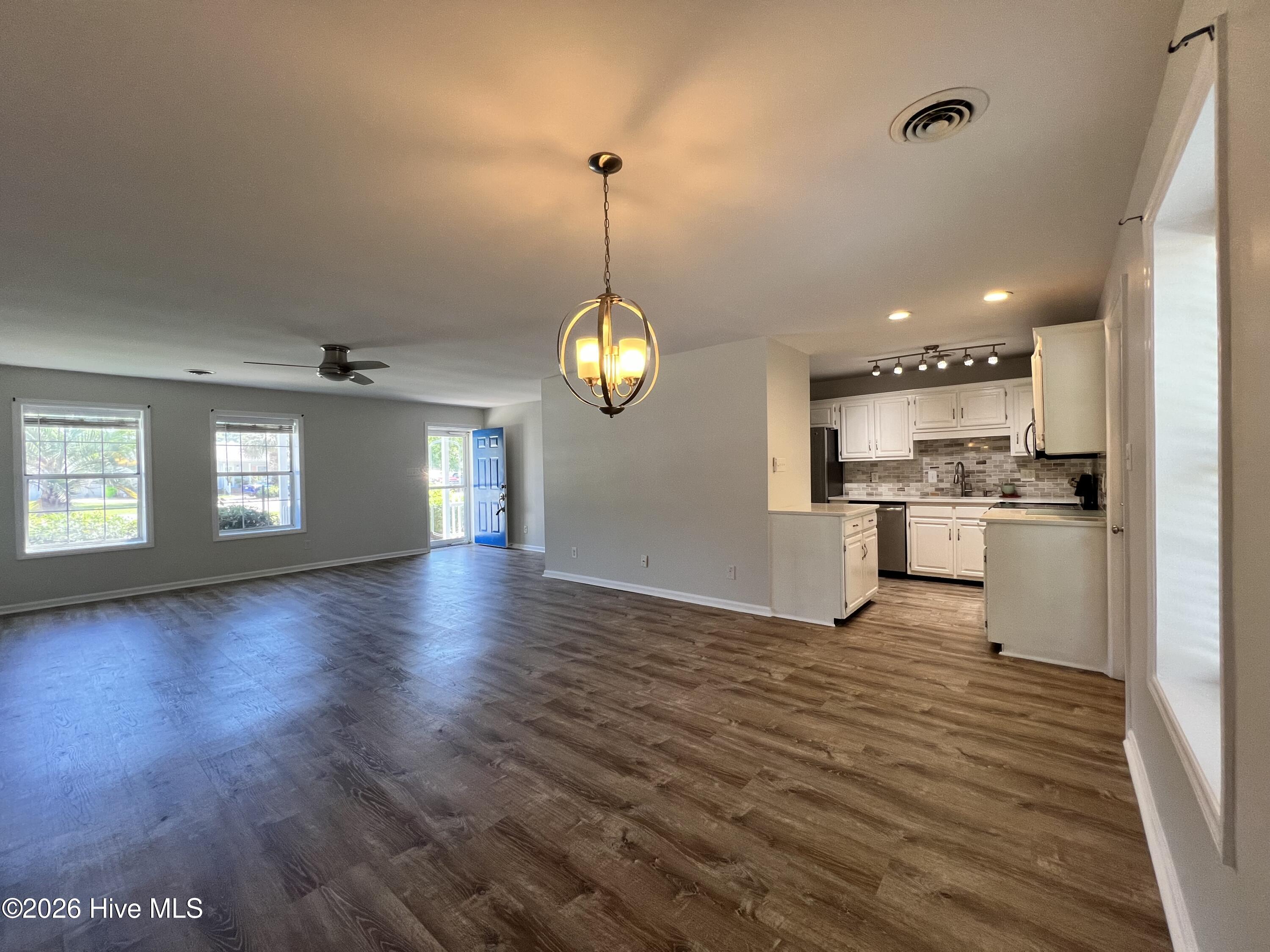 1093 Harbor Drive Sw Property Photo 3