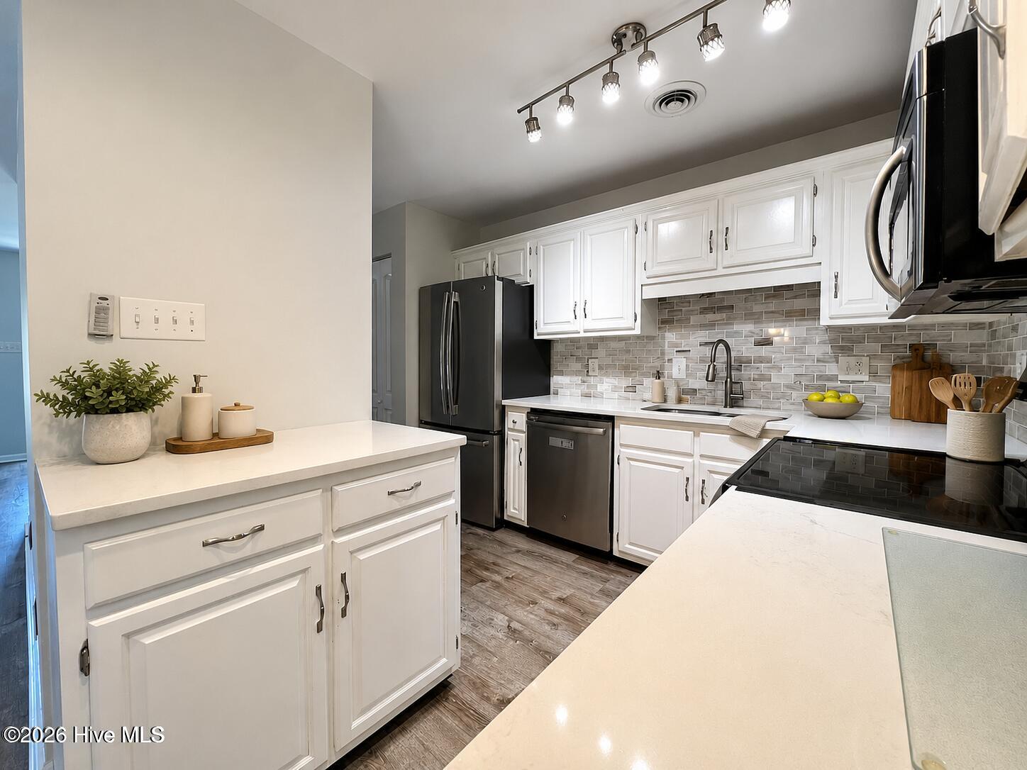1093 Harbor Drive Sw Property Photo 6