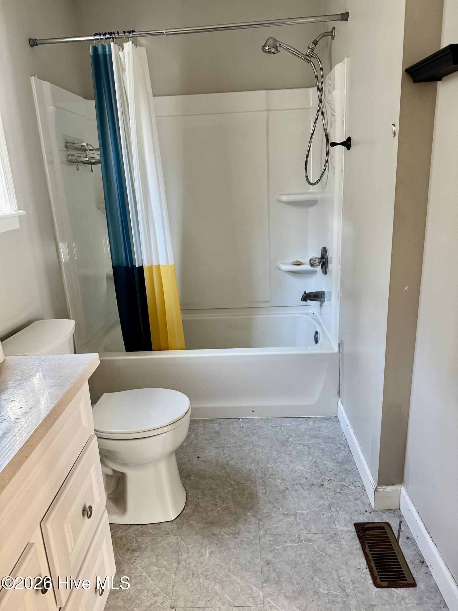 201 Aleo First Street Property Photo 6