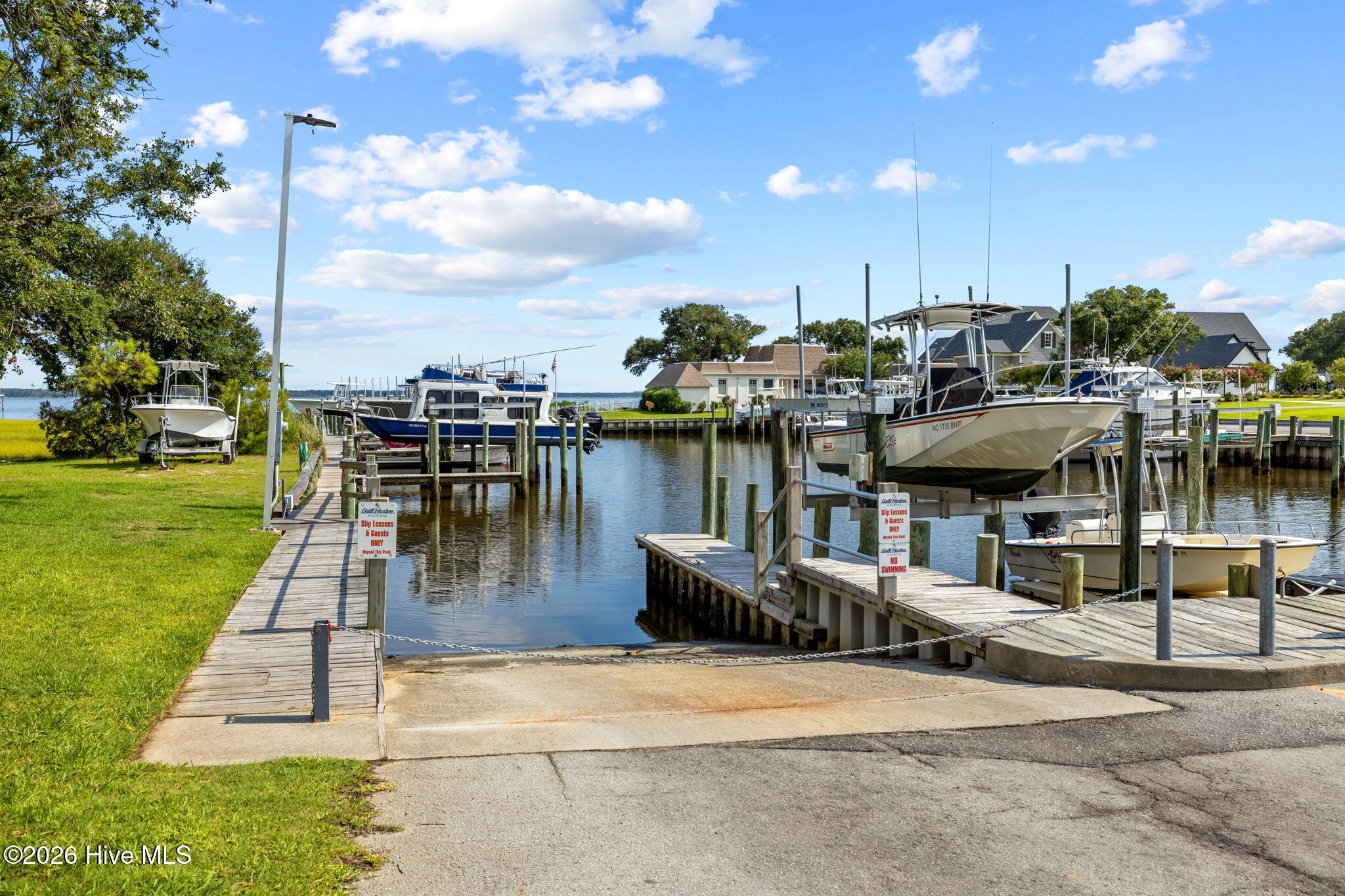 108 Gull Harbor Drive Property Photo 4