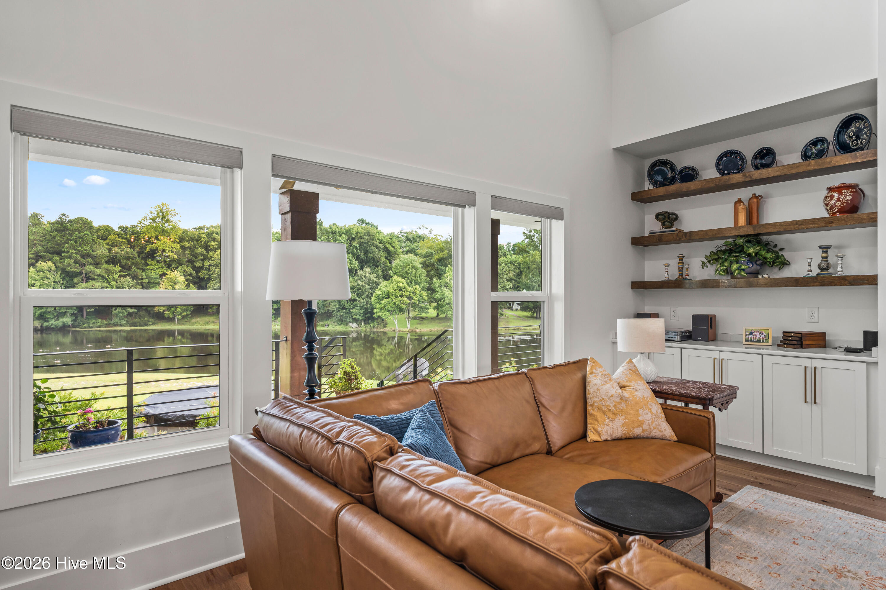 300 Westwood Drive Property Photo 16