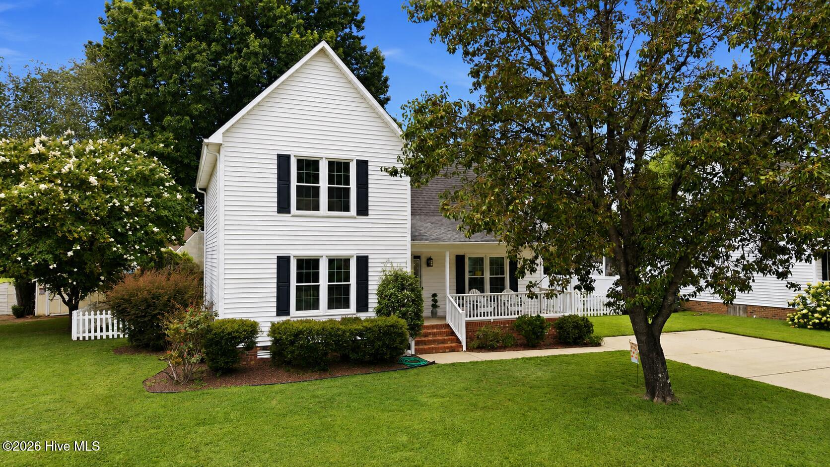 724 Winterfield Drive Property Photo 1