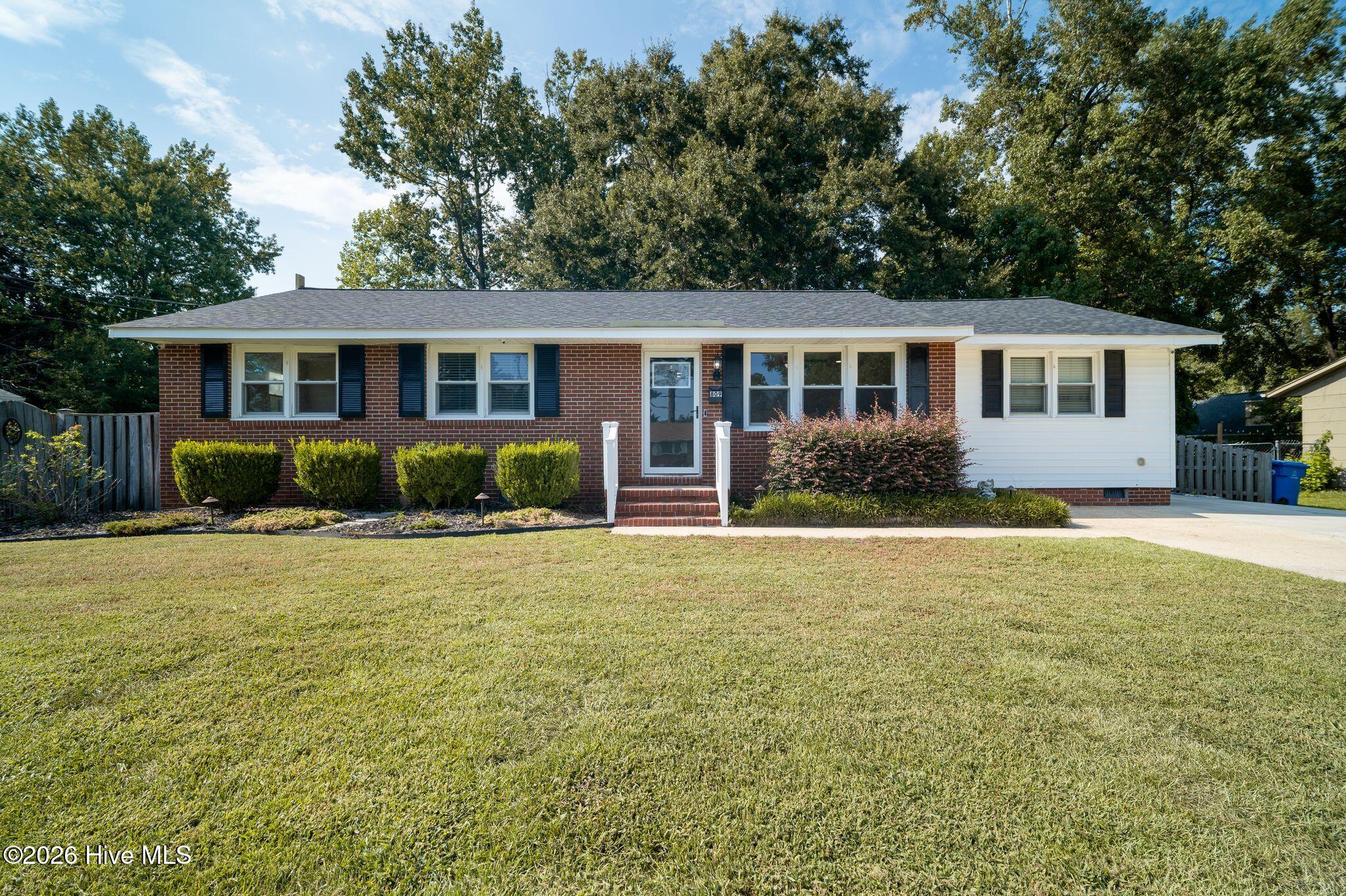809 Gardenview Drive Property Photo 1