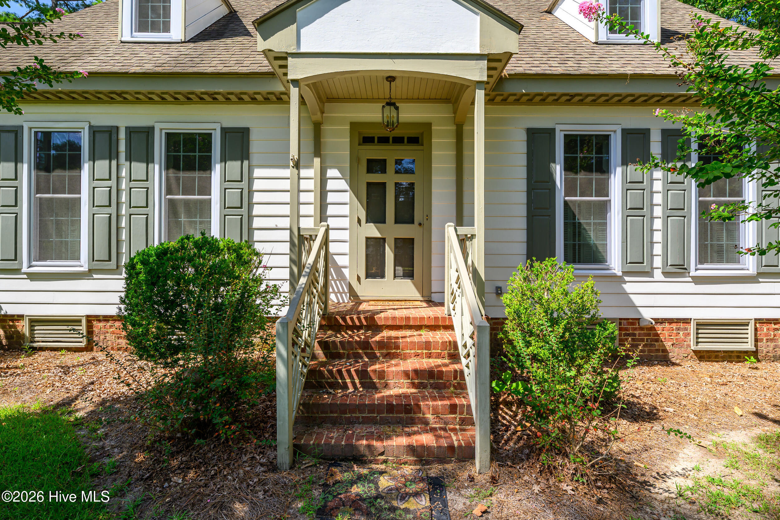 1600 Colony Drive Property Photo 4