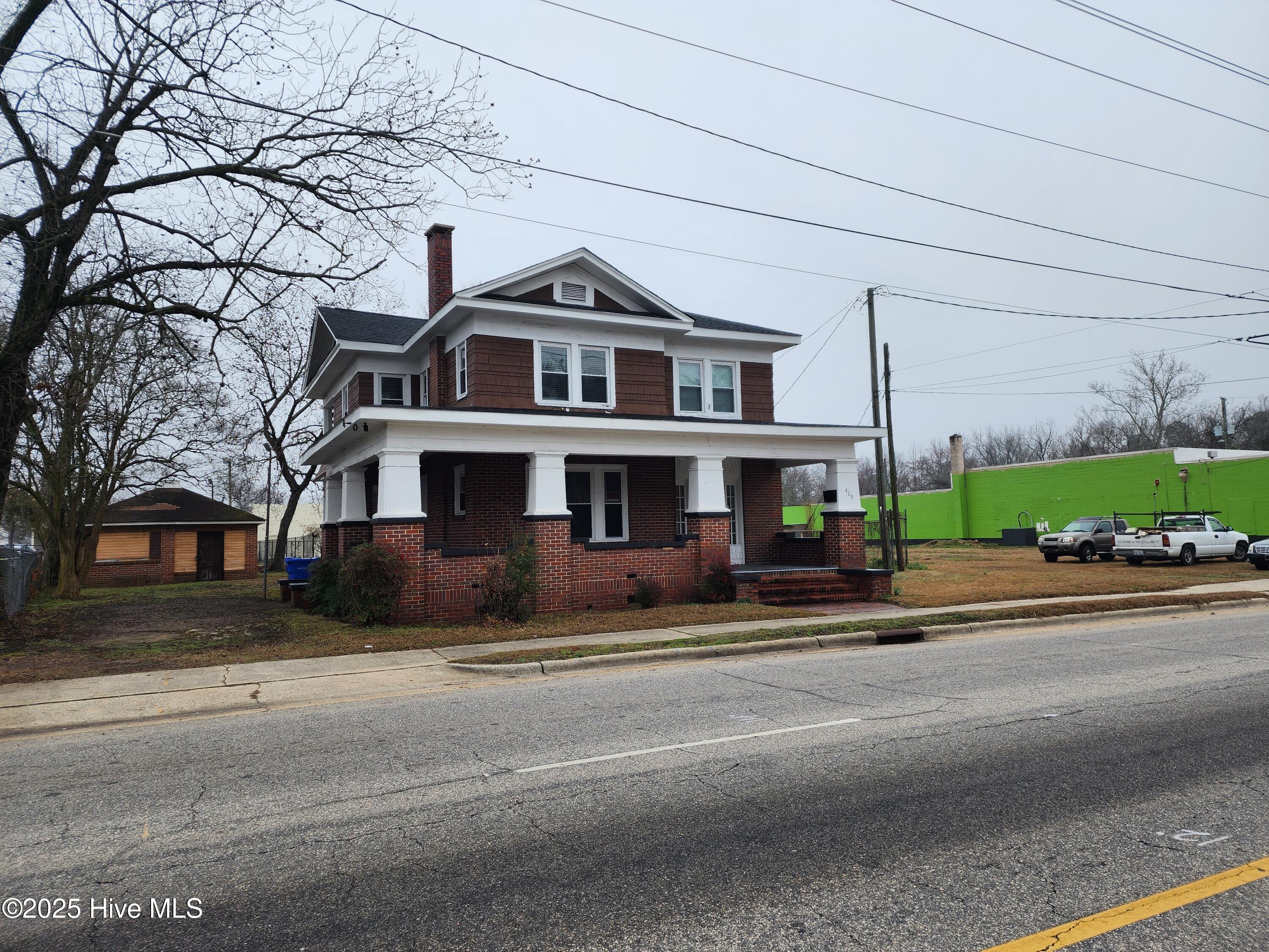 429 Gillespie Street Property Photo 1