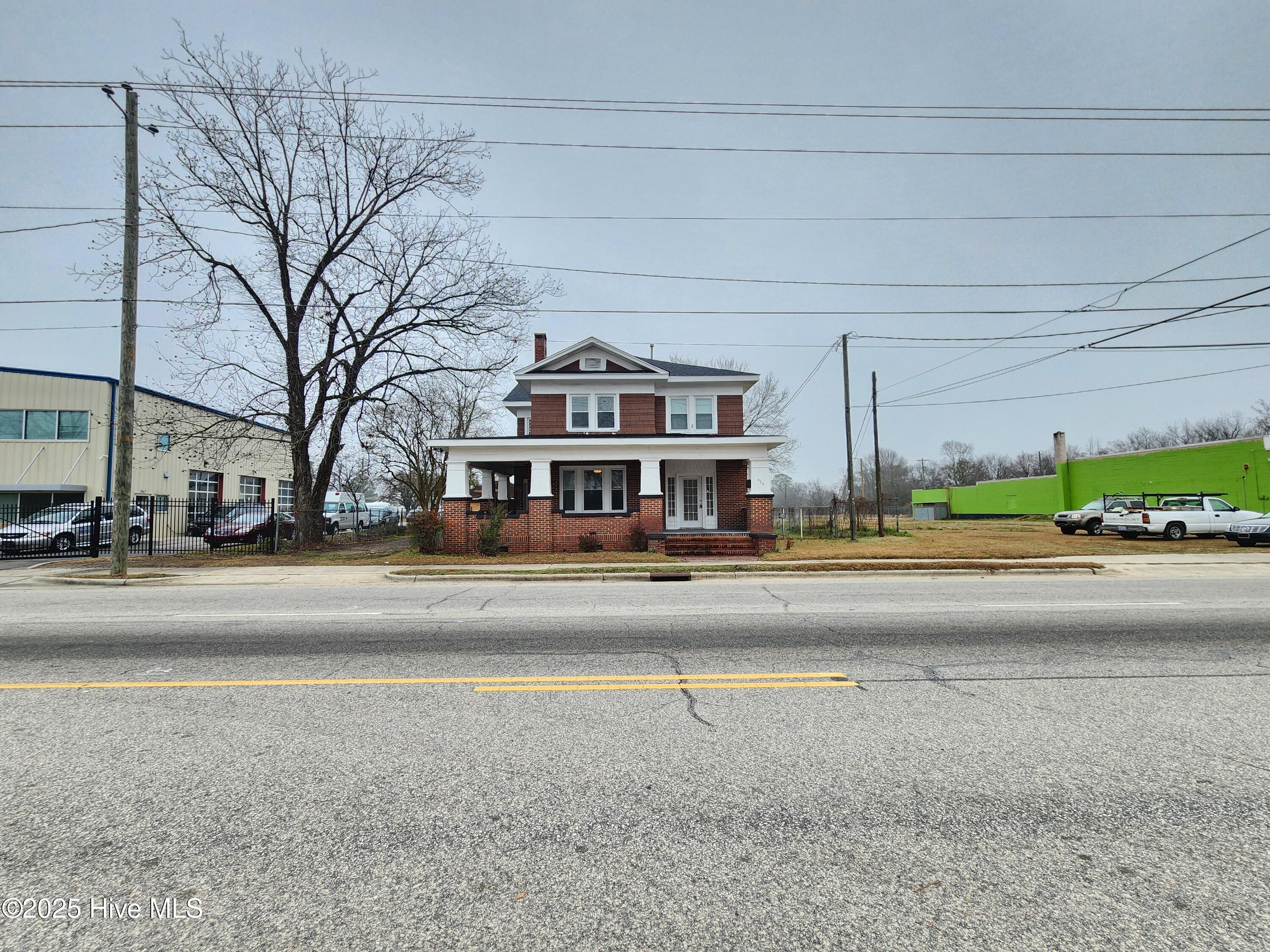 429 Gillespie Street Property Photo 2
