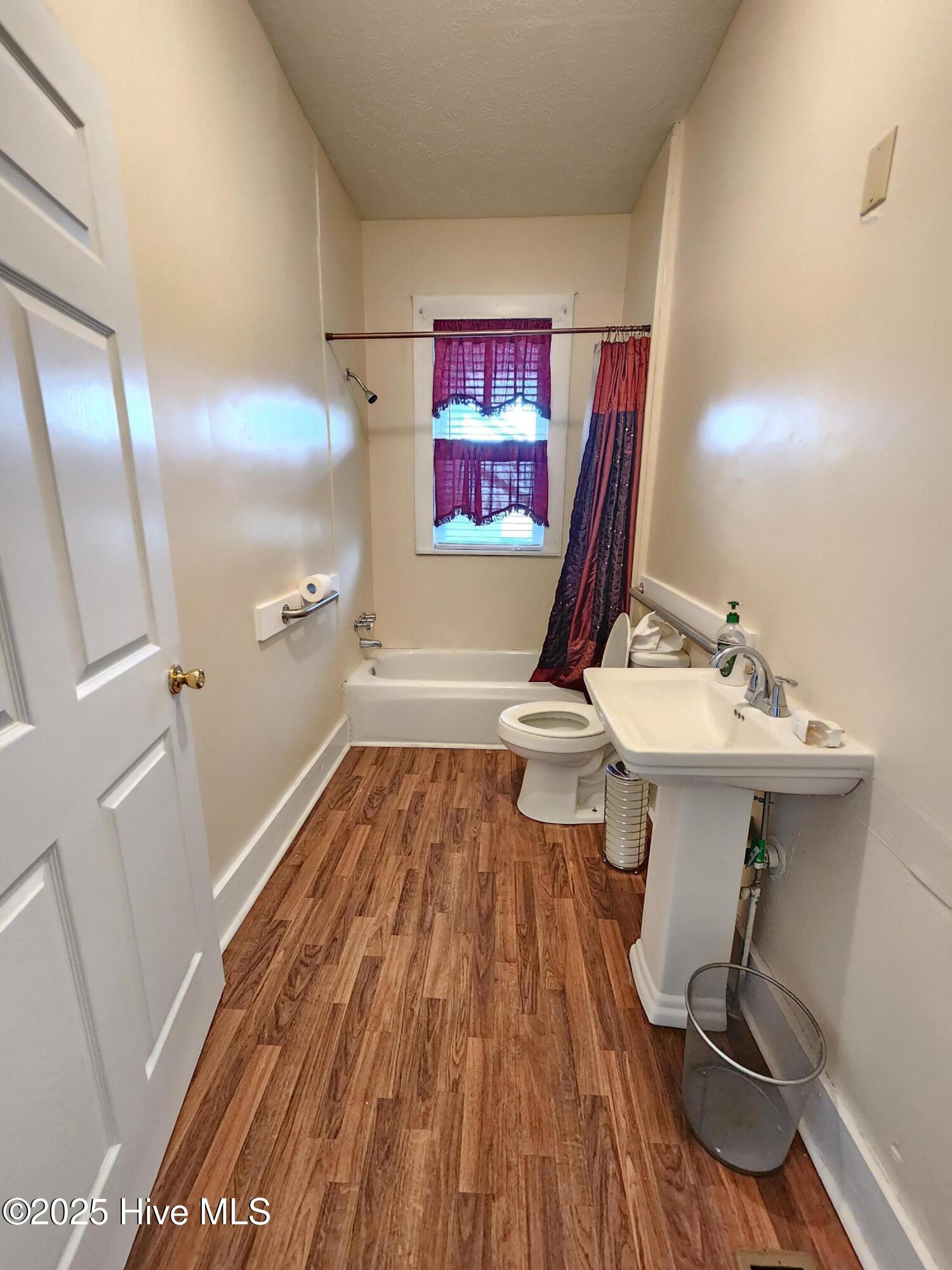 429 Gillespie Street Property Photo 7