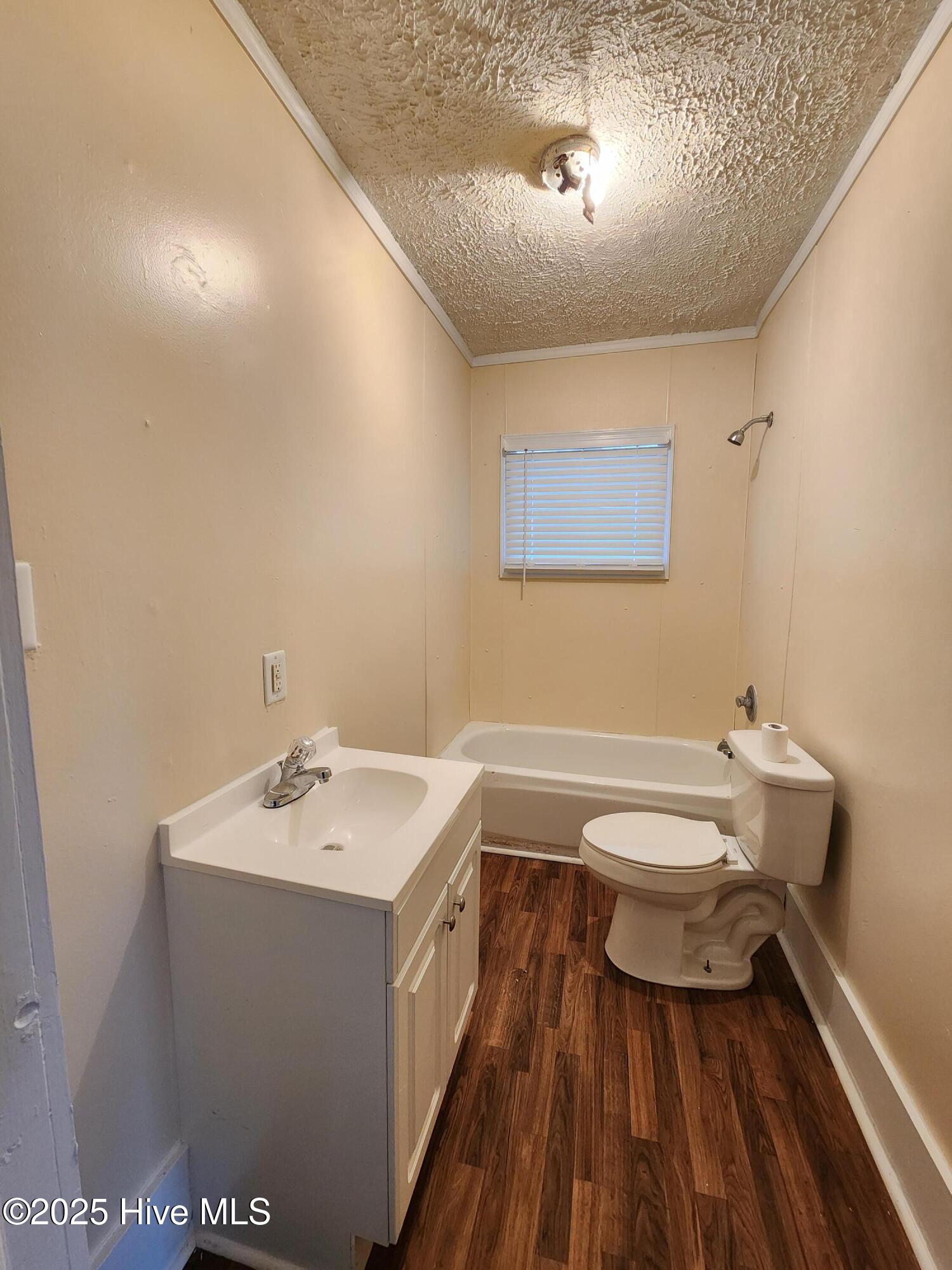 429 Gillespie Street Property Photo 13