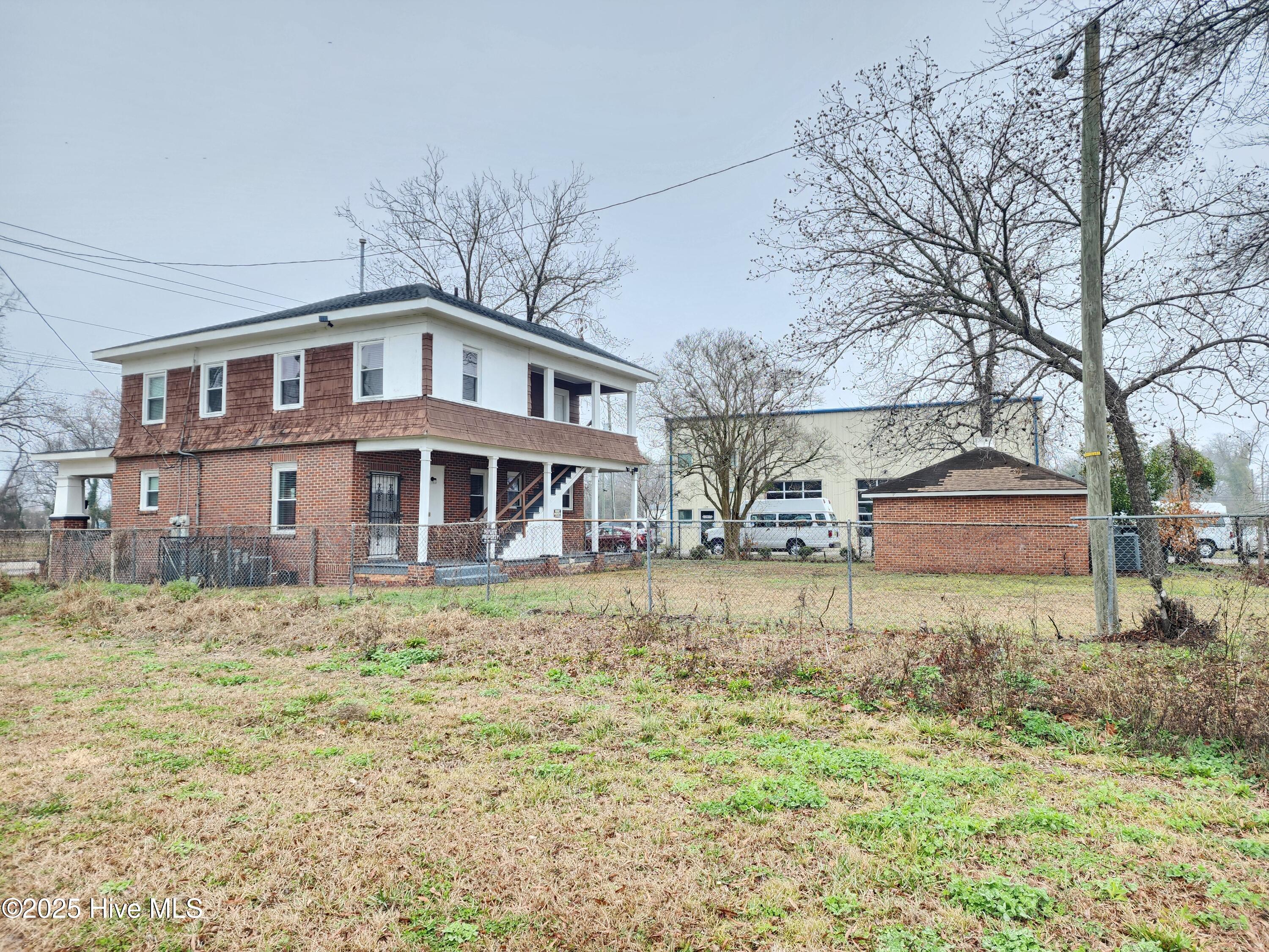 429 Gillespie Street Property Photo 14