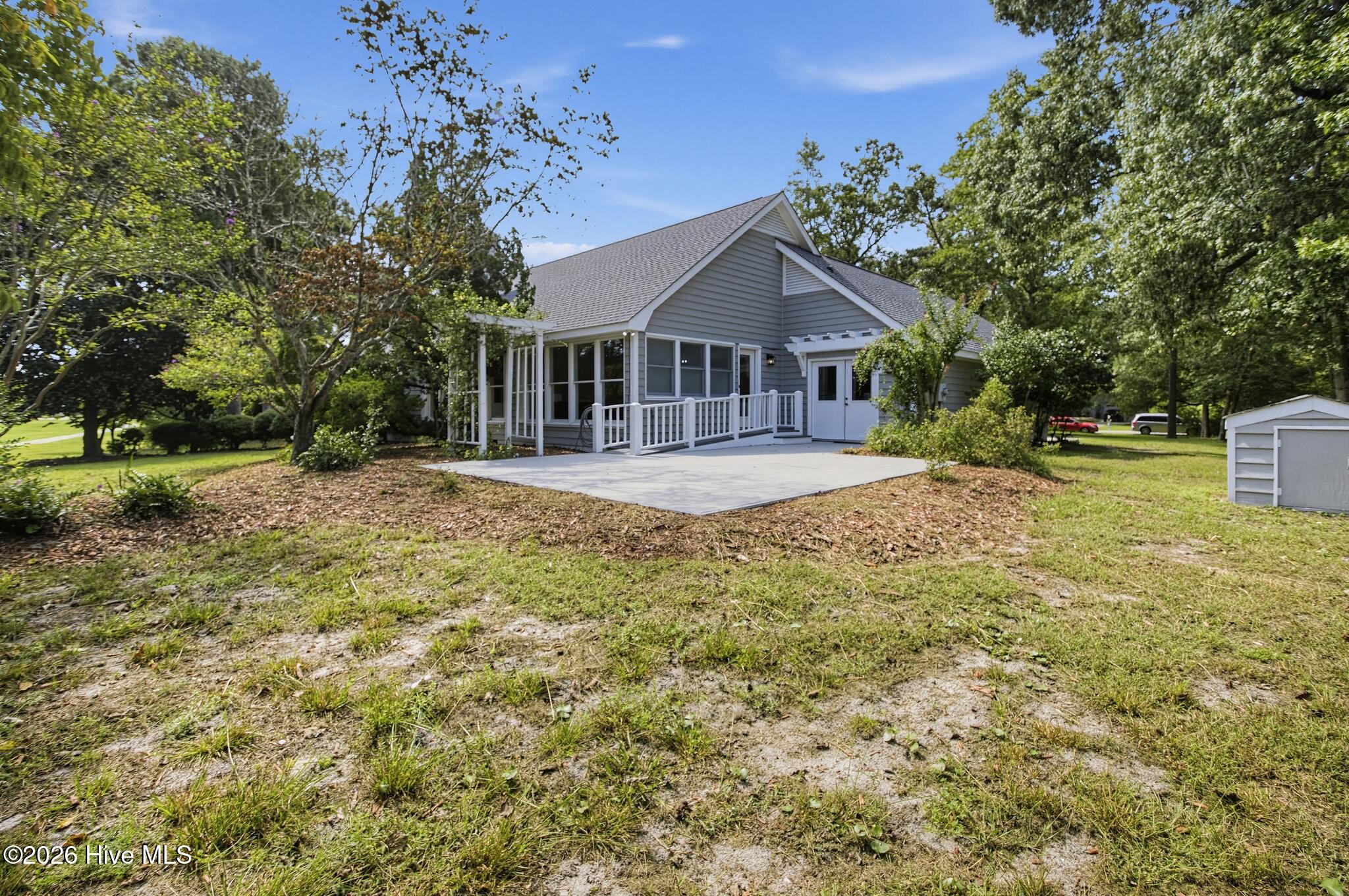 711 N Green Tee Road Property Photo 5