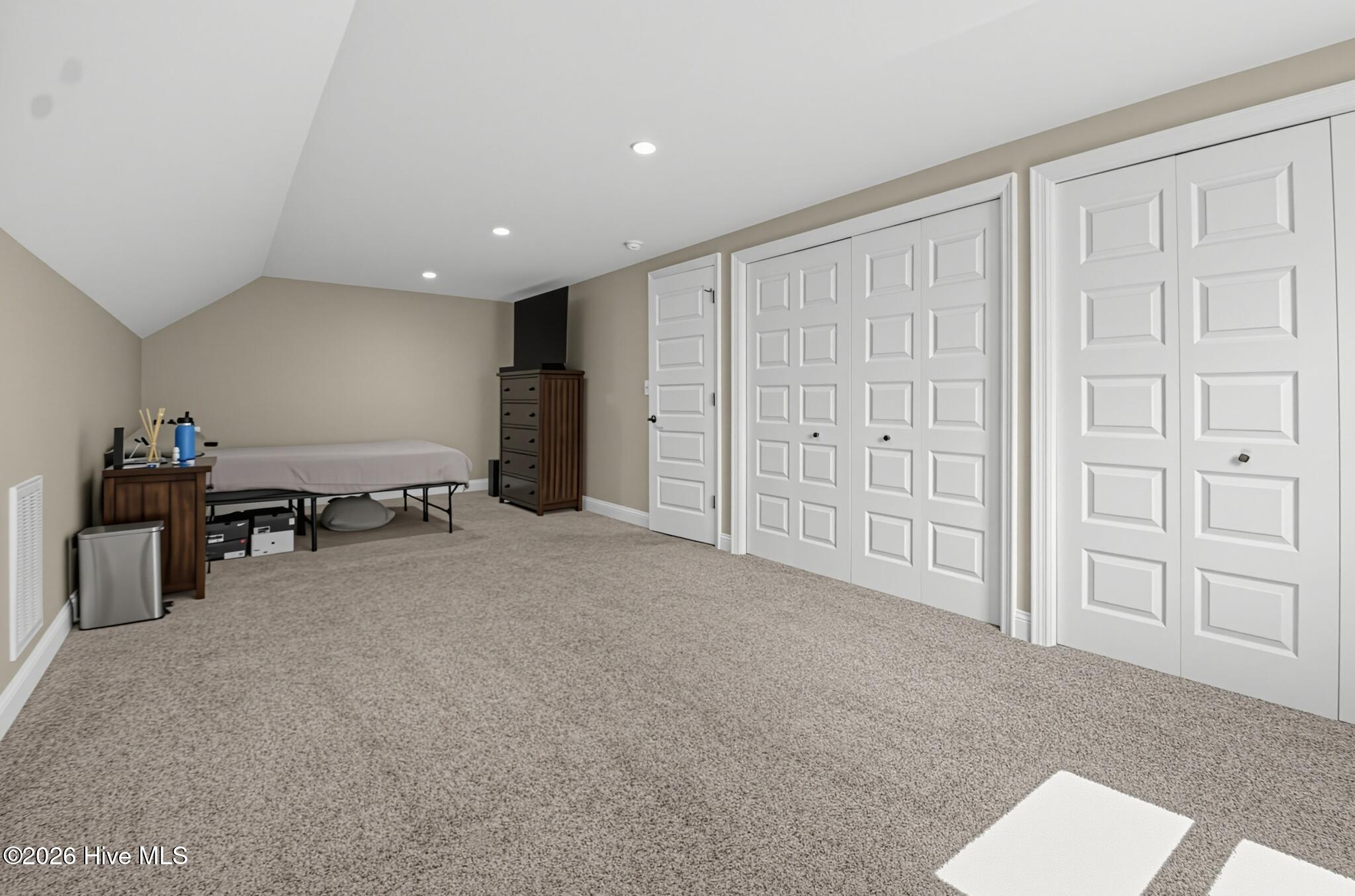 711 N Green Tee Road Property Photo 20