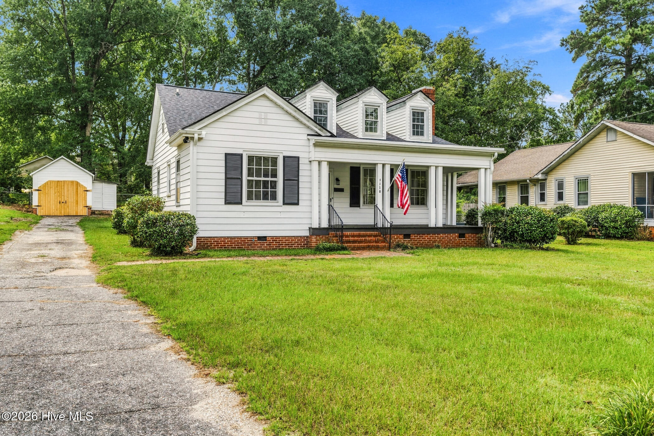 1118 Ann Street Property Photo 4