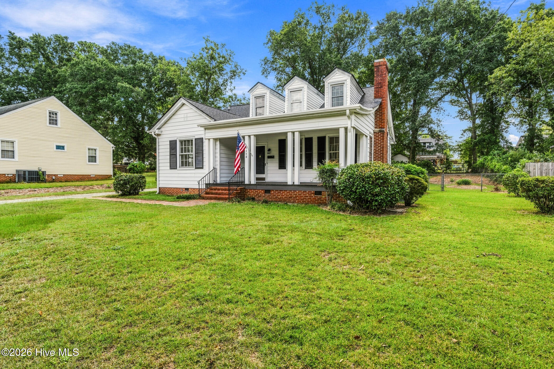 1118 Ann Street Property Photo 5
