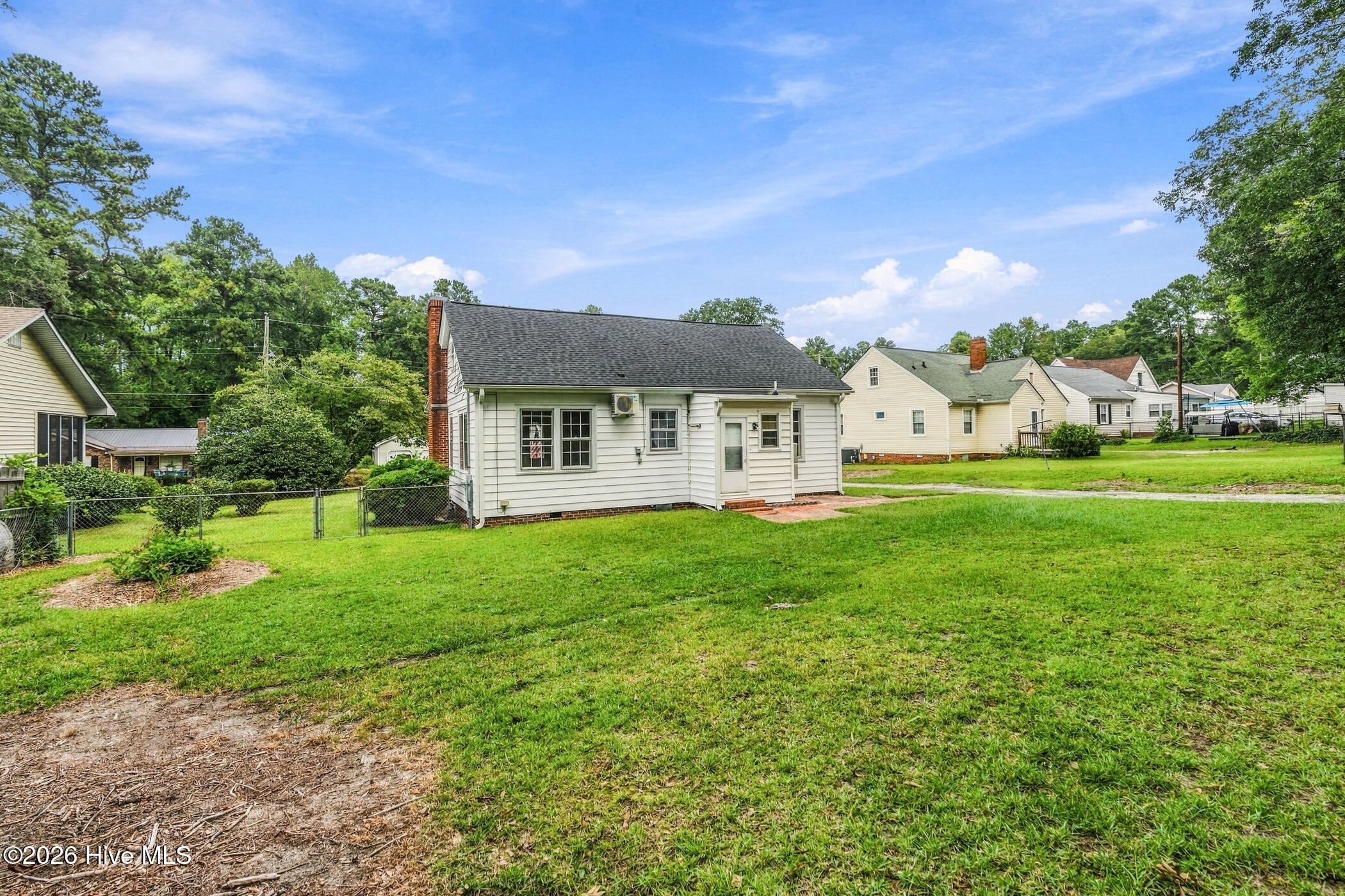 1118 Ann Street Property Photo 7
