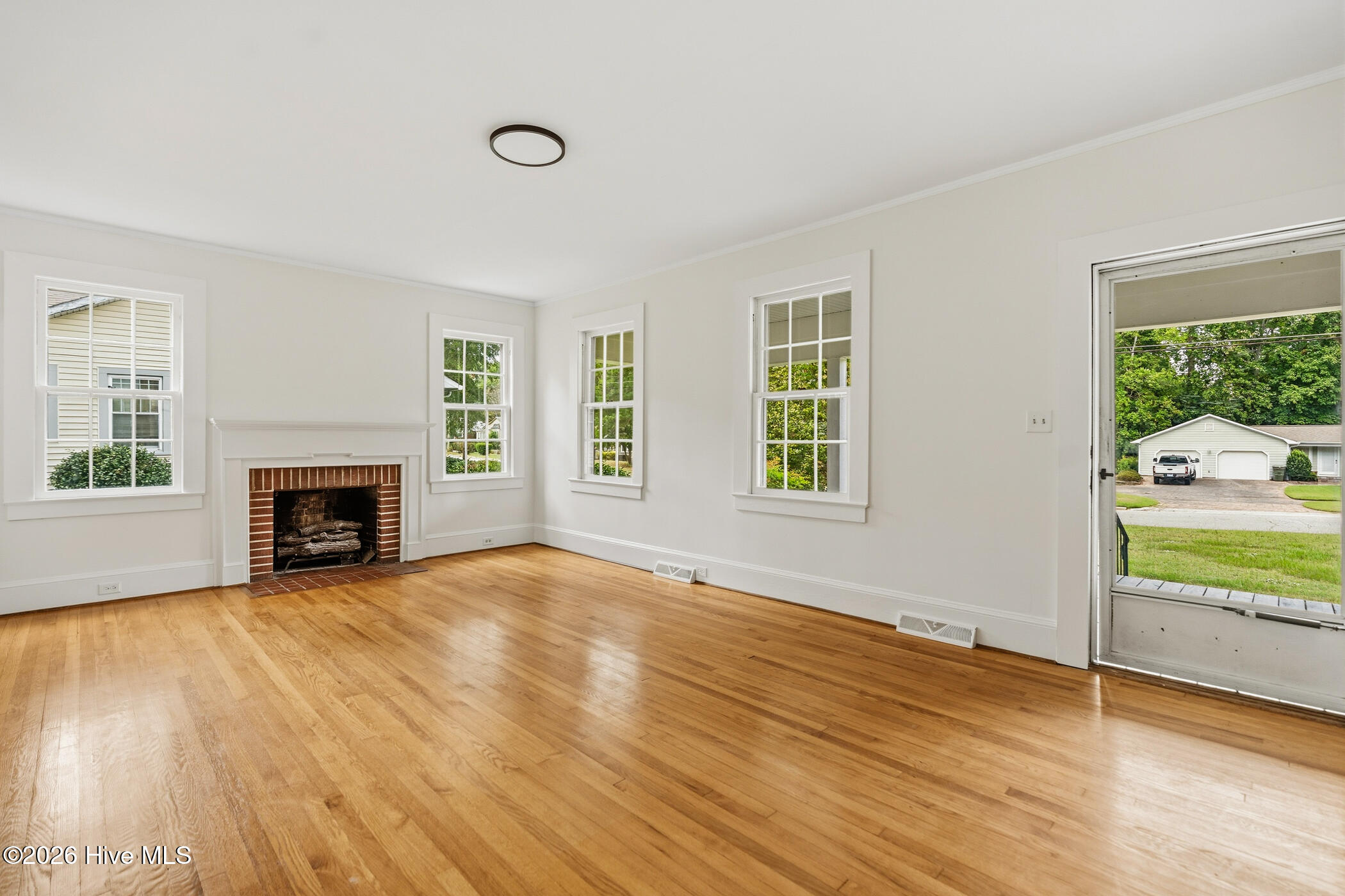 1118 Ann Street Property Photo 13