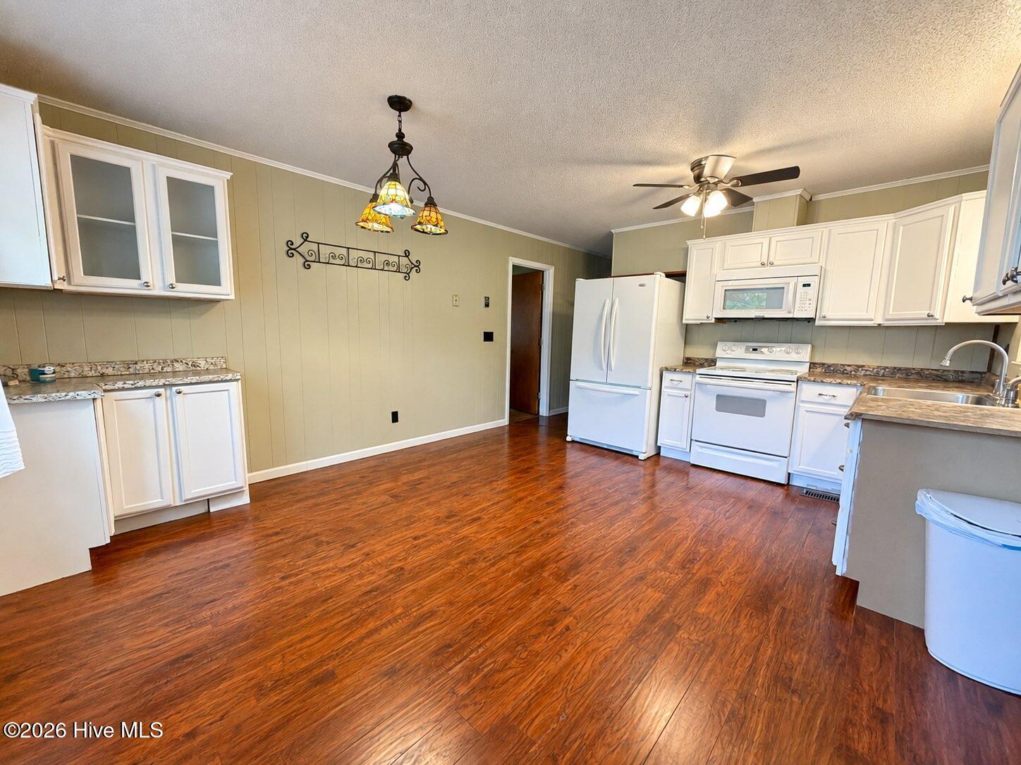 355 Vern Street Property Photo 4