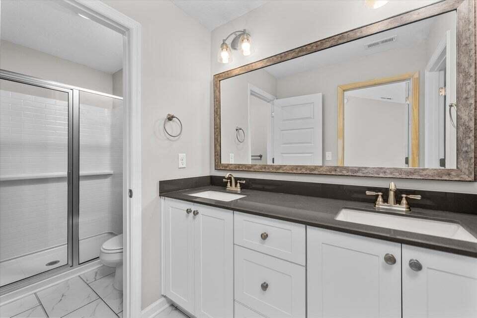 216 Linsmore Avenue Property Photo 8