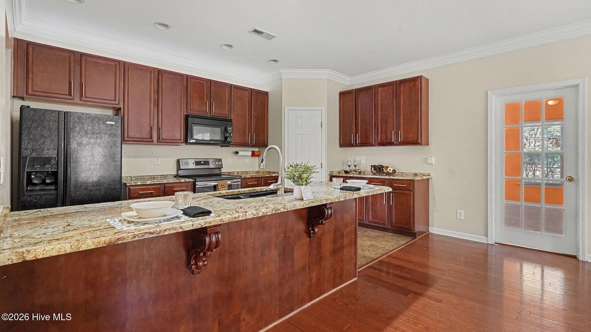 5900 Pine Branch Drive Property Photo 3