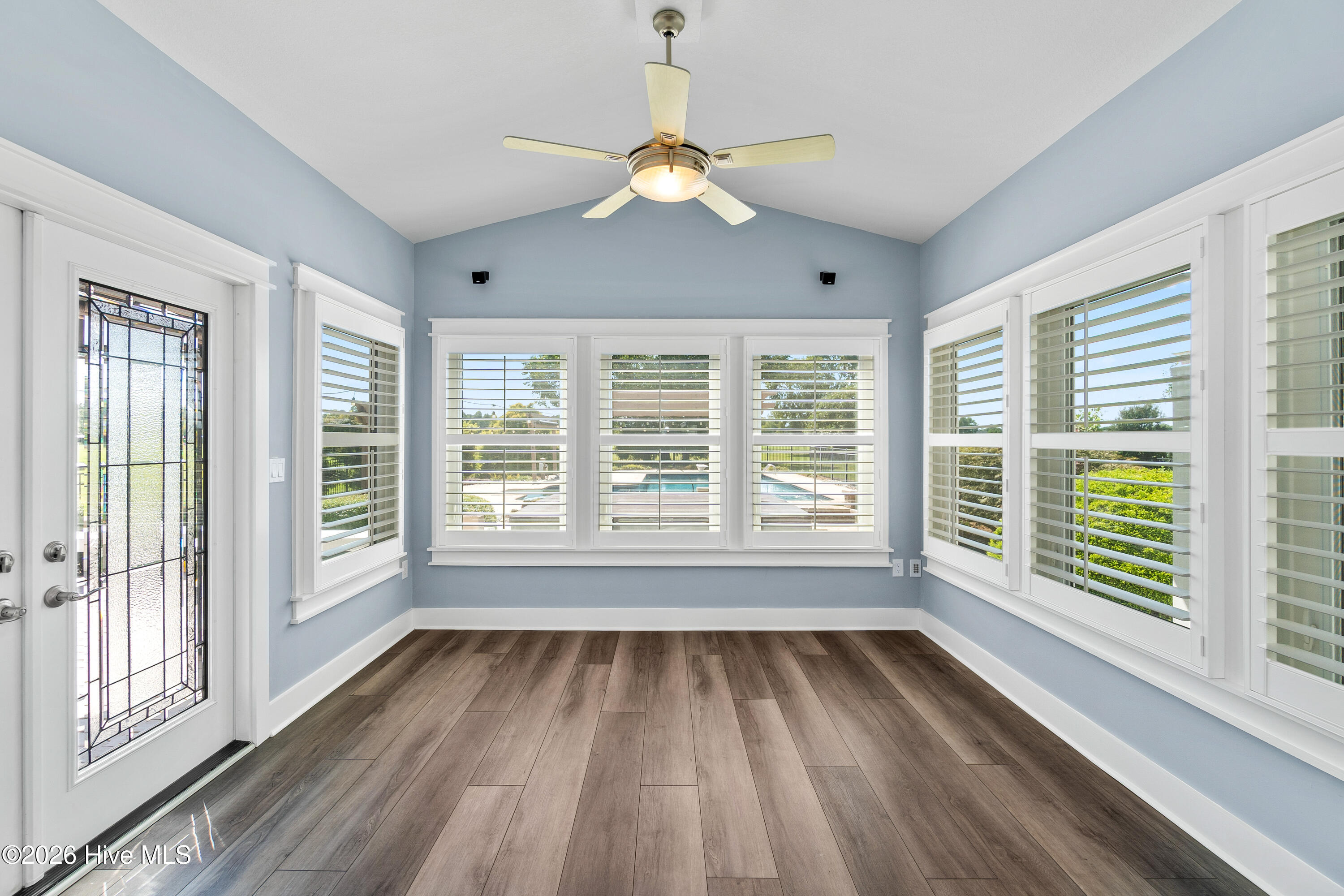 117 Green View Road Property Photo 15