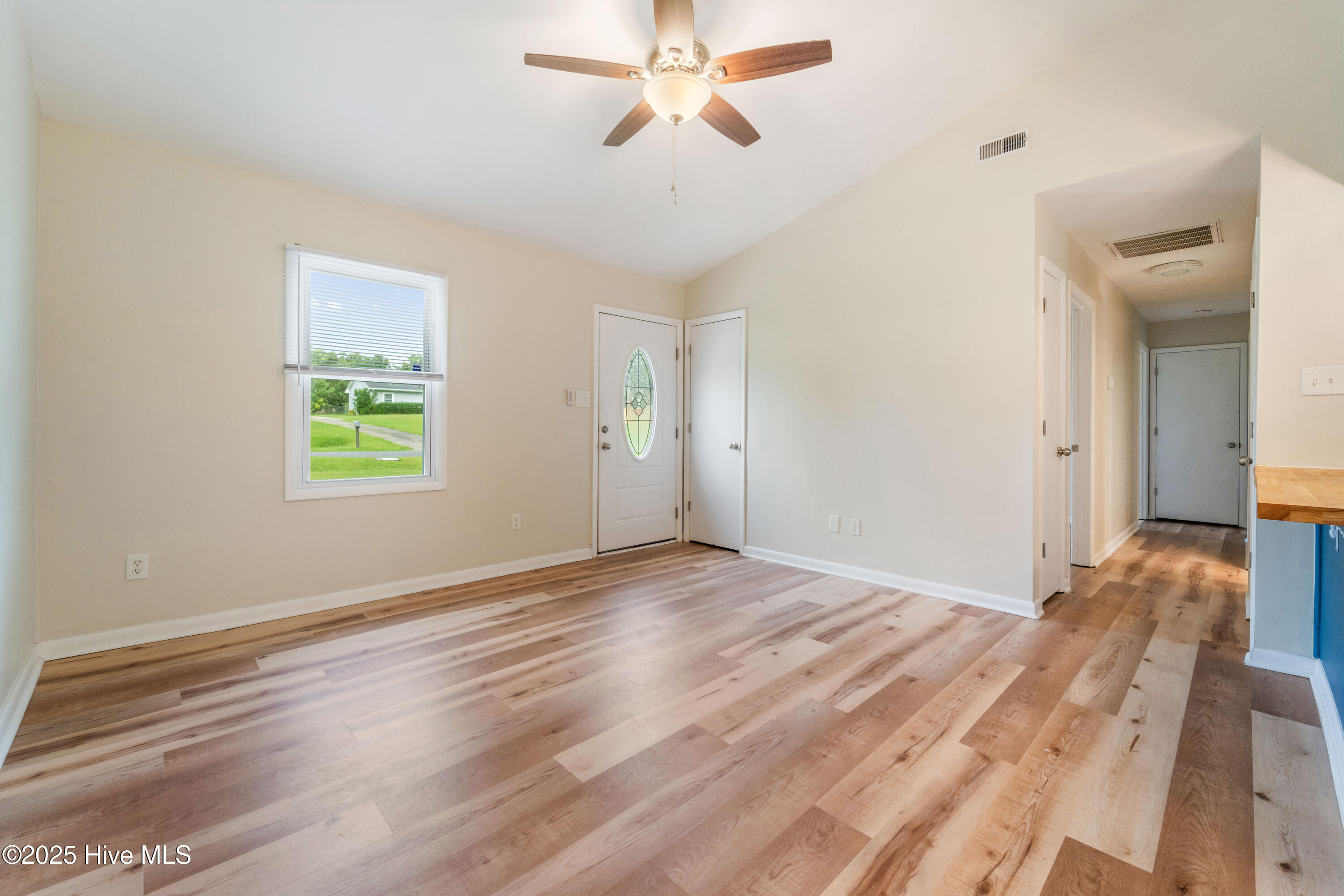1036 Birchwood Lane Property Photo 4