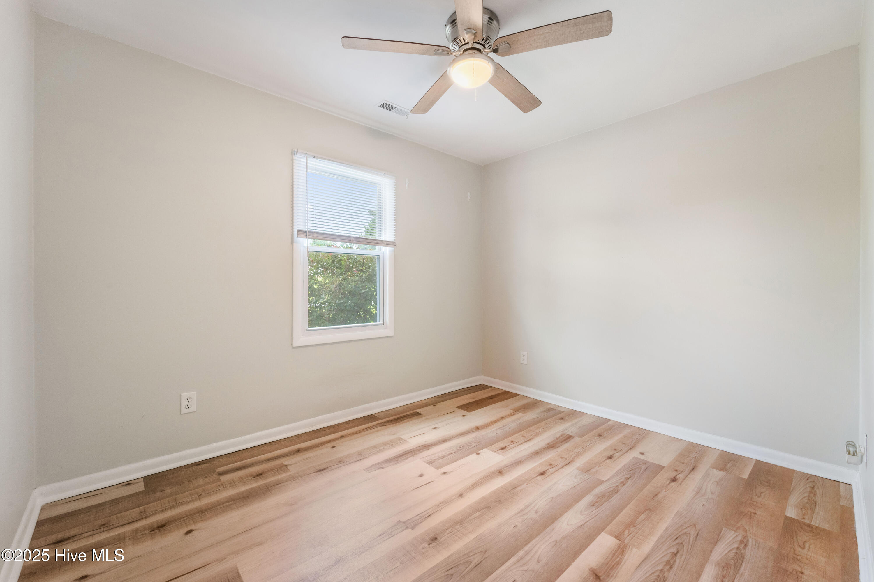 1036 Birchwood Lane Property Photo 9