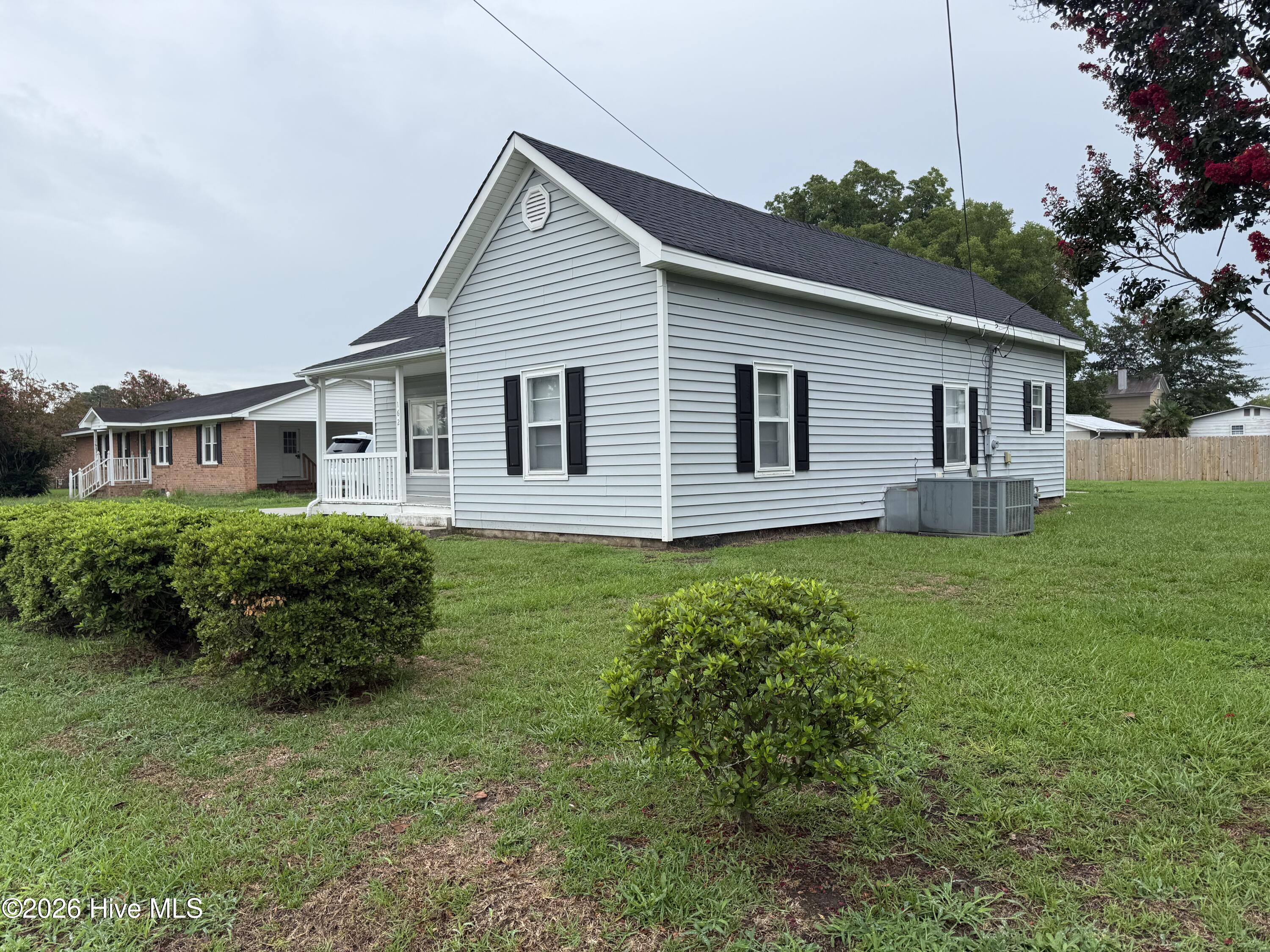 162 Main Street Property Photo 2