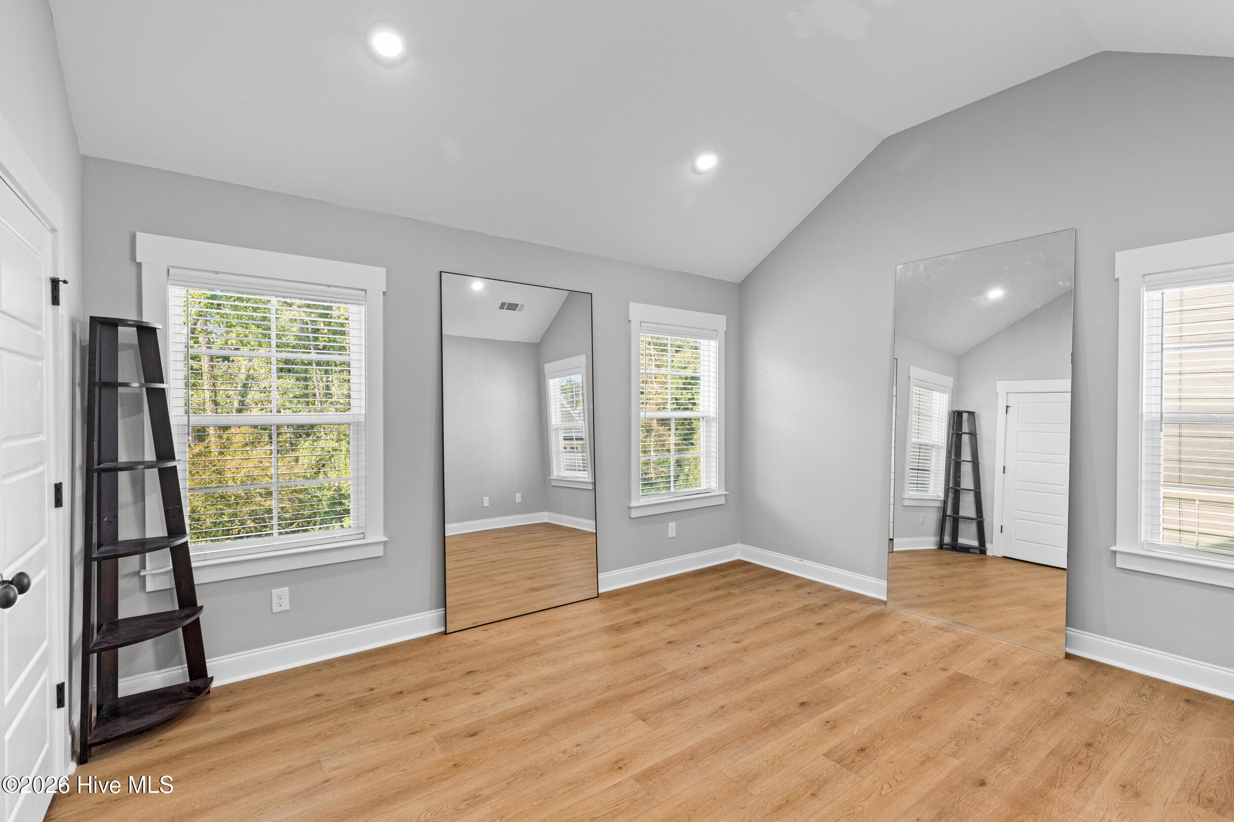 752 Nuttall Street Property Photo 32